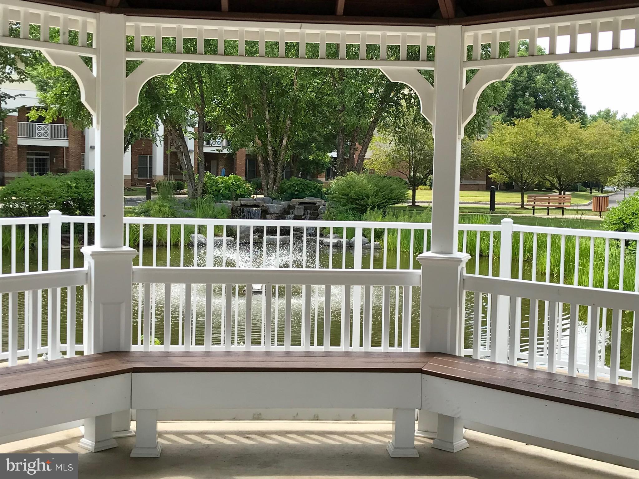 MERIDIAN VALLEY SQ - Residential