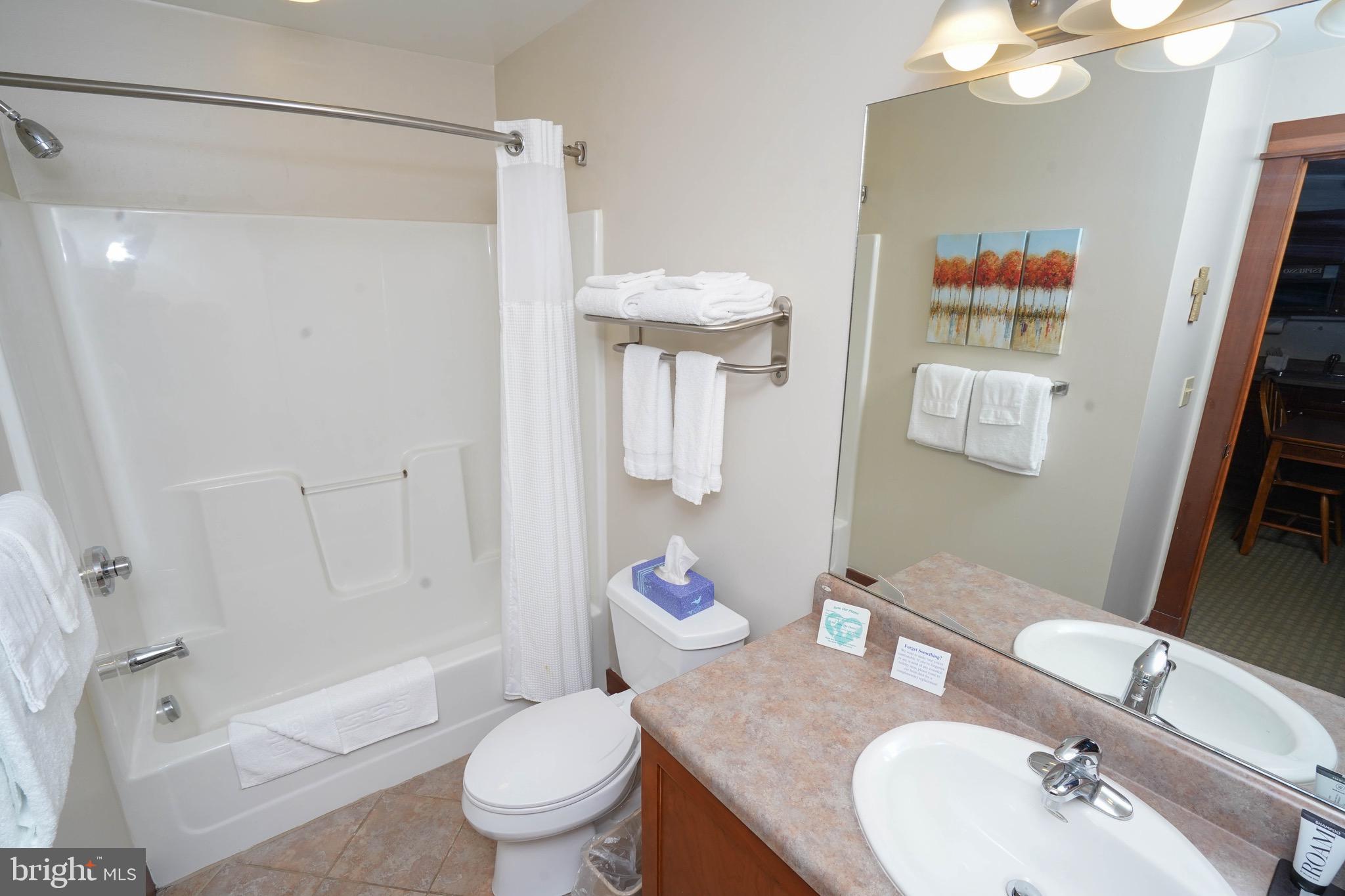 SILVER TREE SUITES - Residential