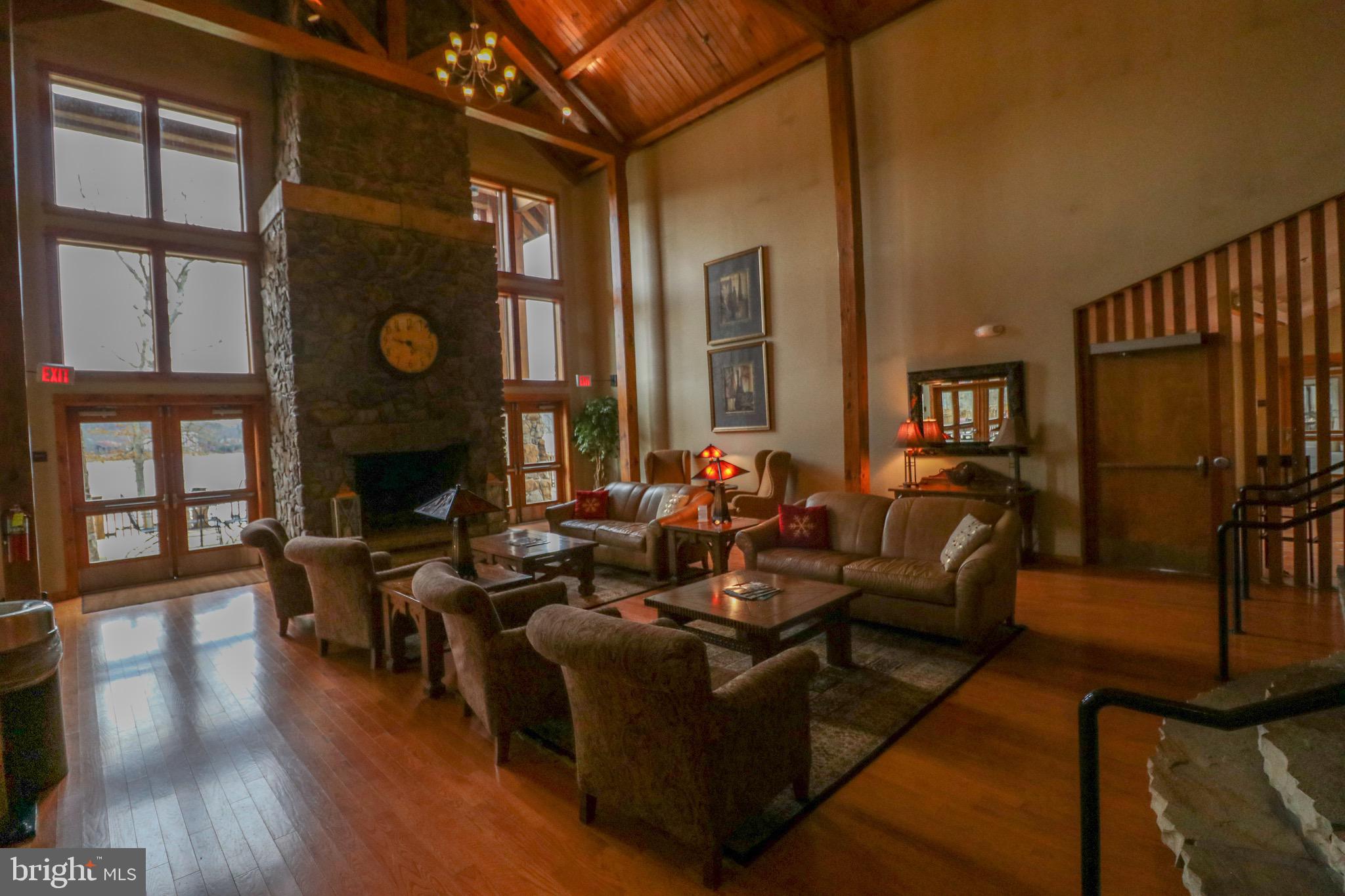 SILVER TREE SUITES - Residential