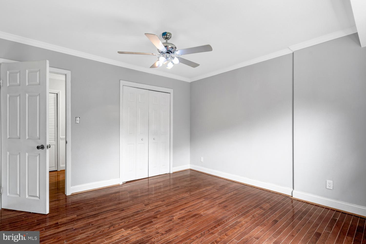 LYNDHURST CONDOS - Residential