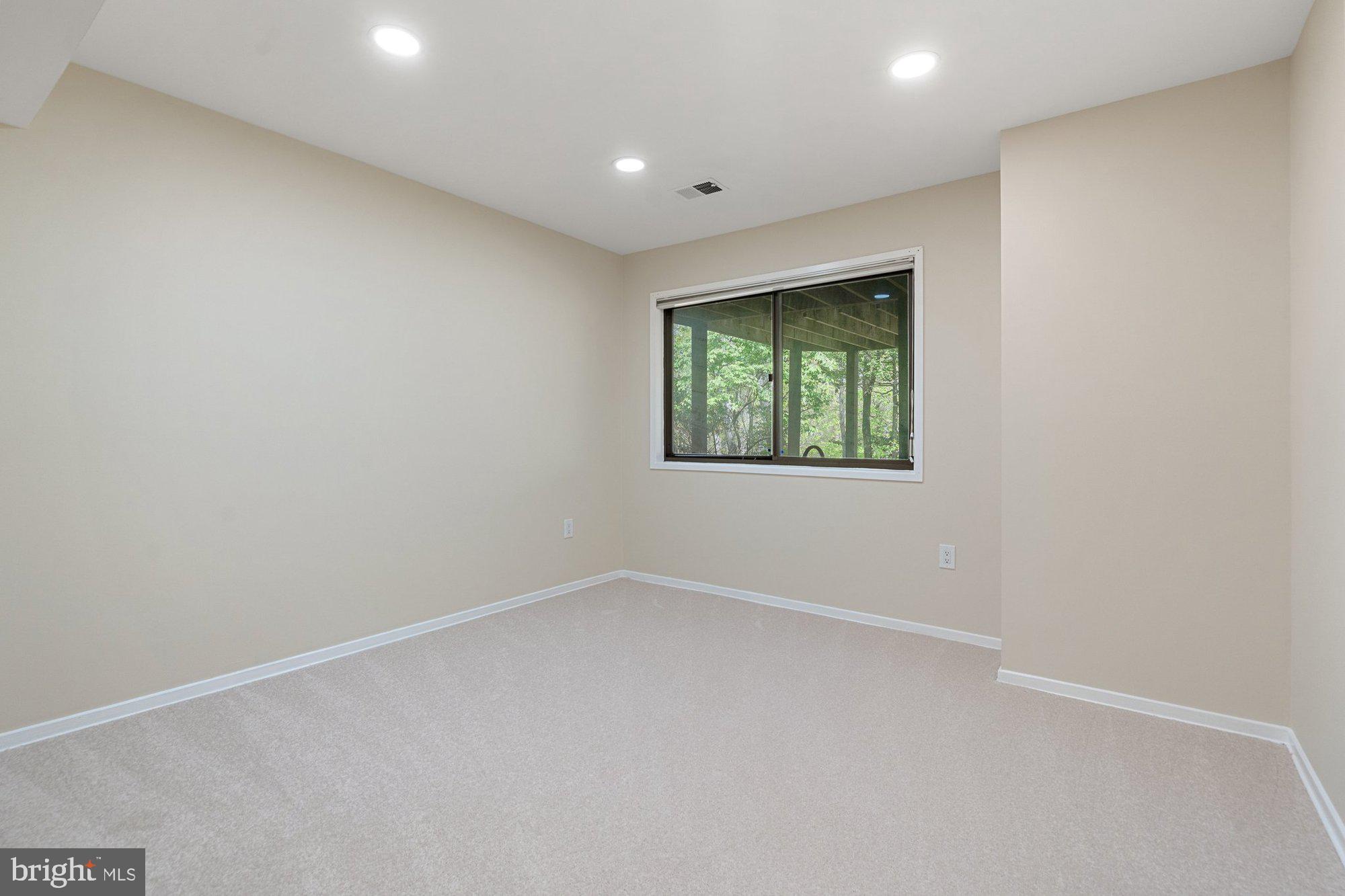 WOLF TRAP WOODS - Residential