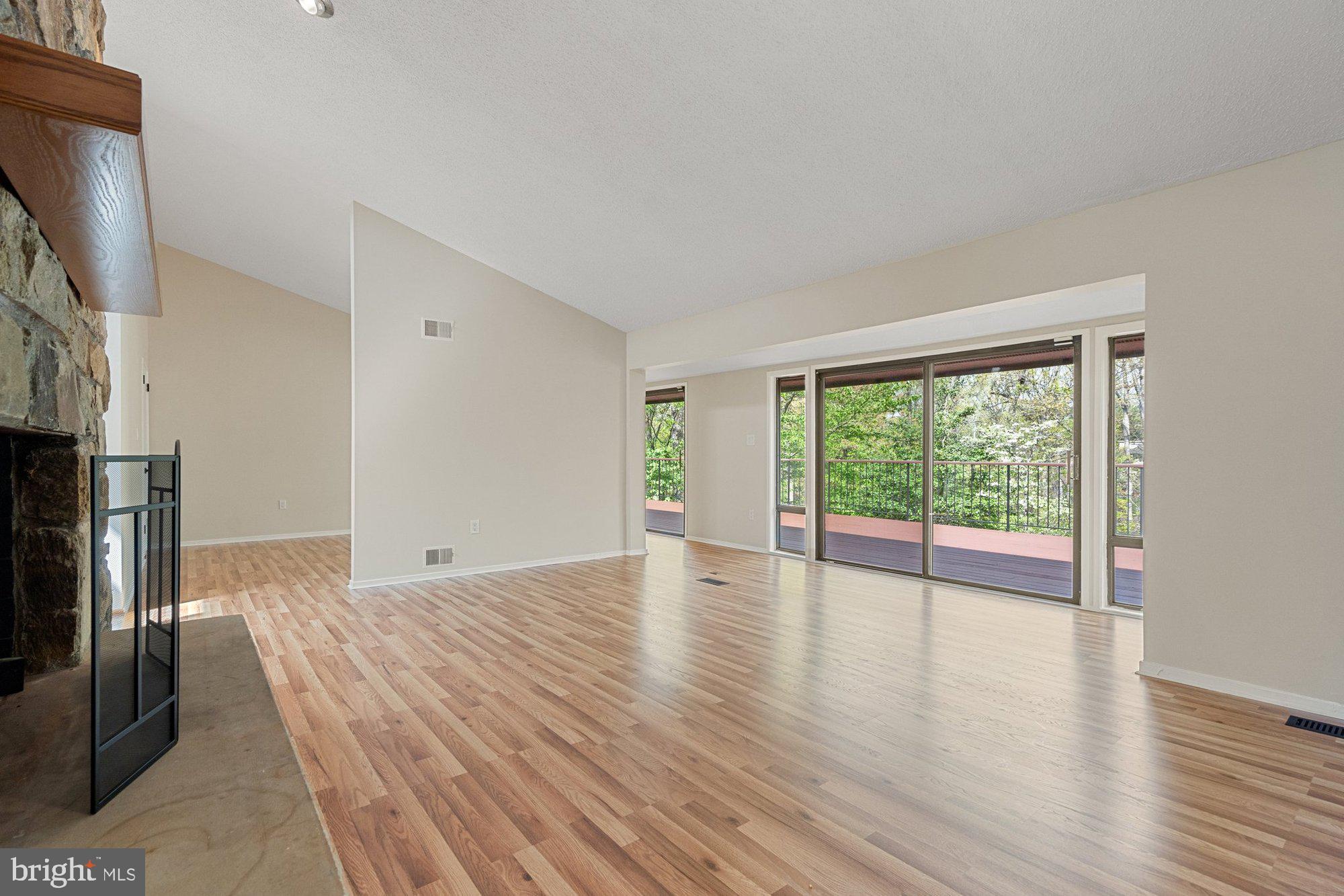 WOLF TRAP WOODS - Residential