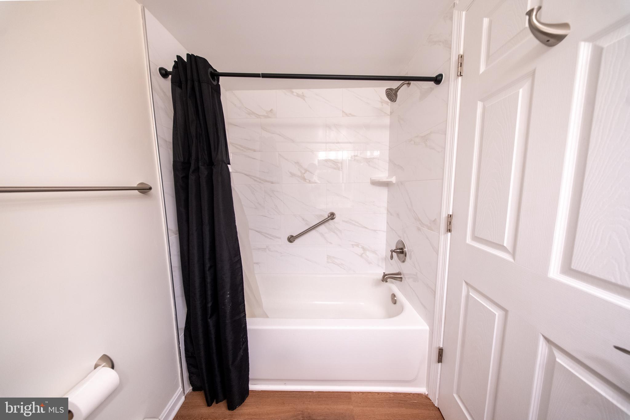 LEISURE WORLD - Residential
