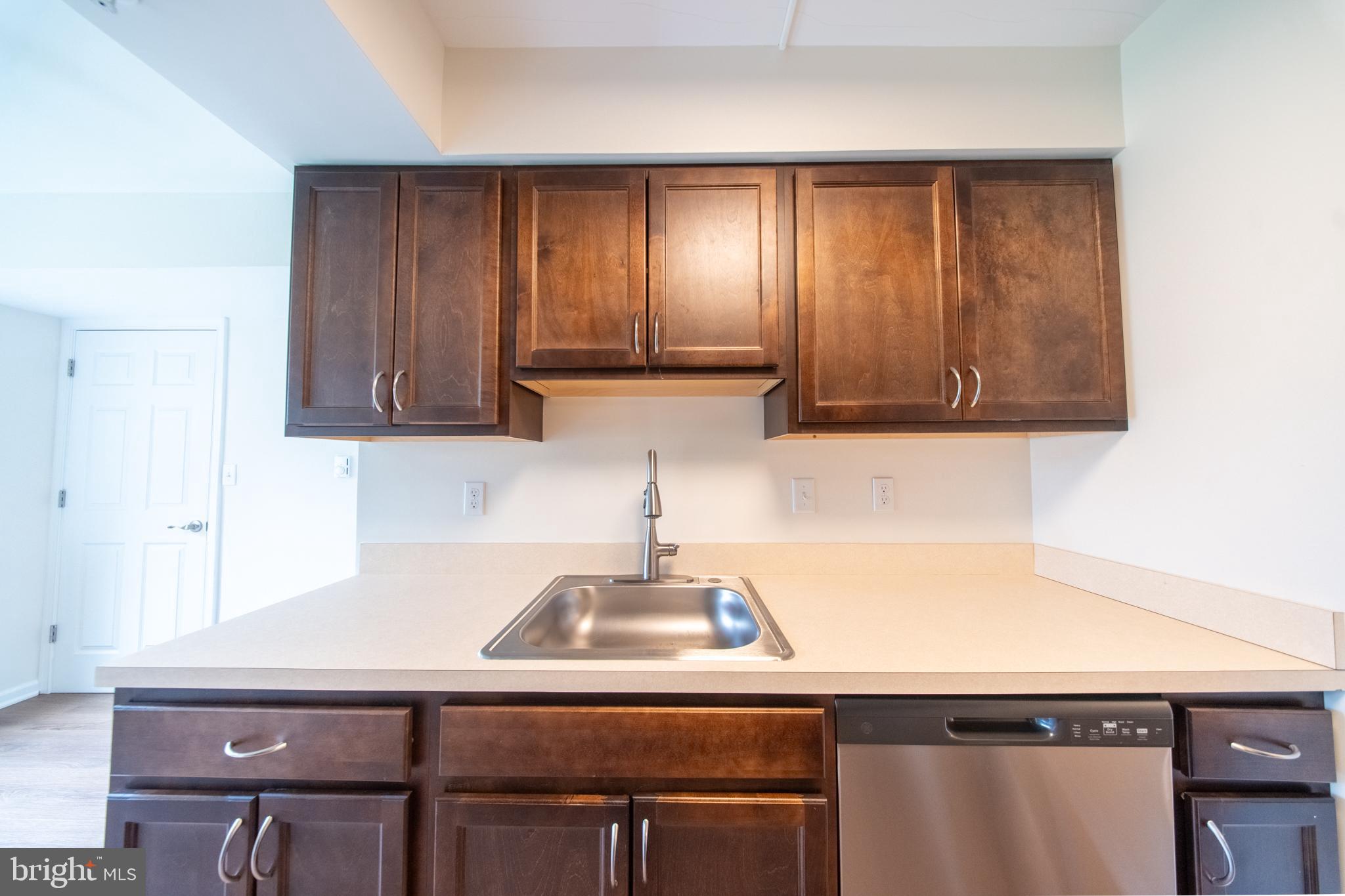 LEISURE WORLD - Residential