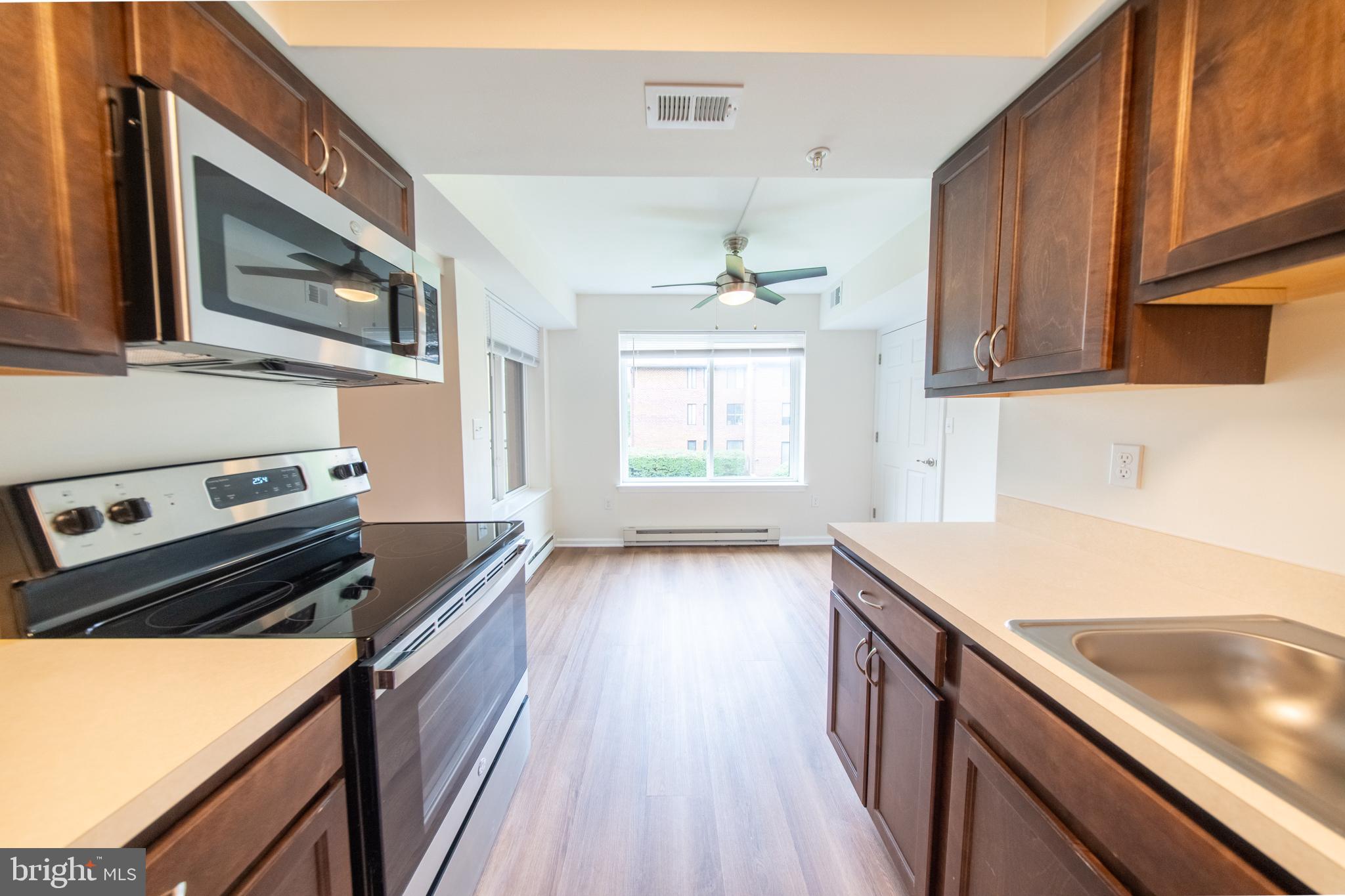 LEISURE WORLD - Residential