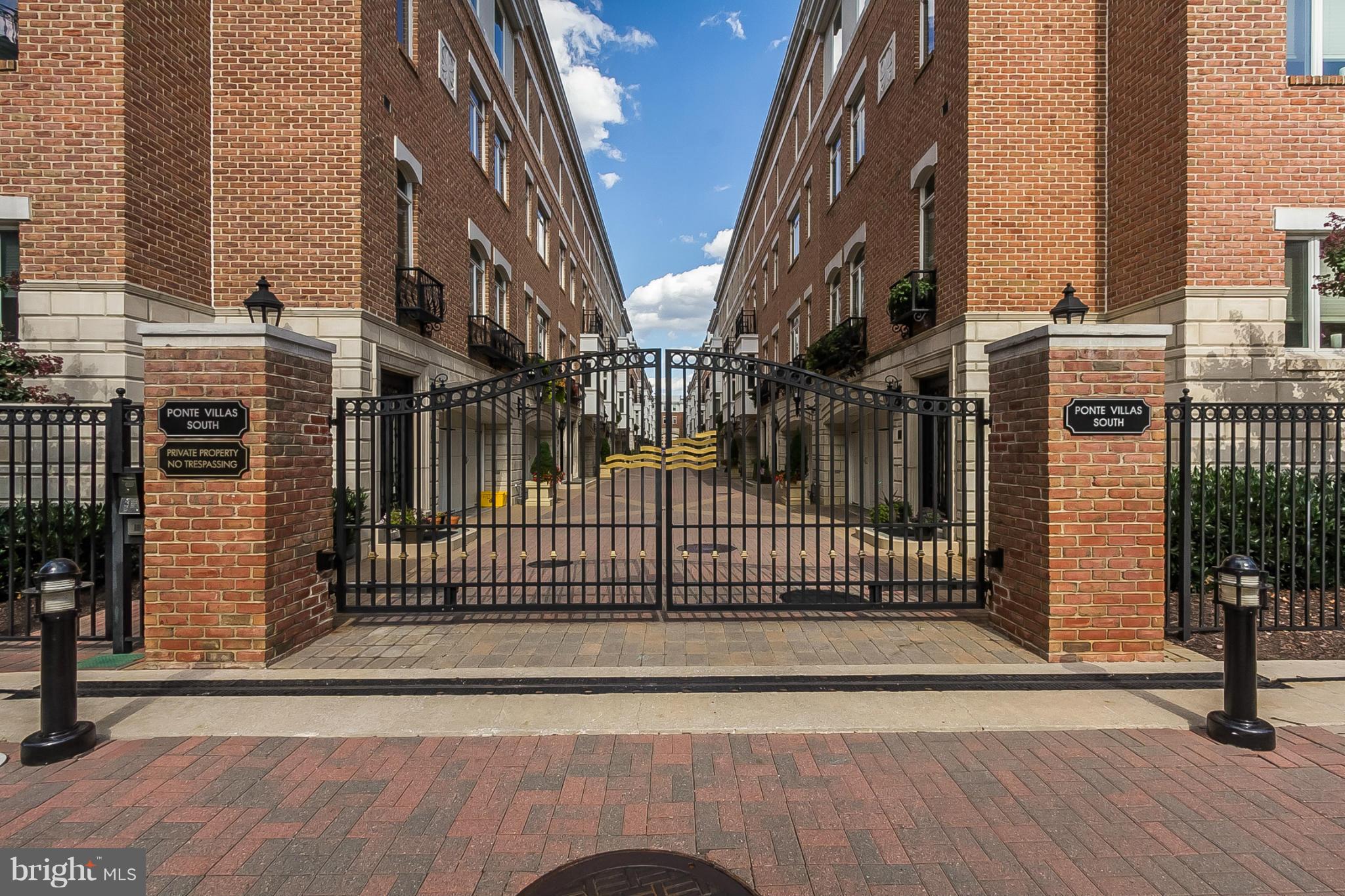 PIER HOMES AT HARBORVIEW - Residential