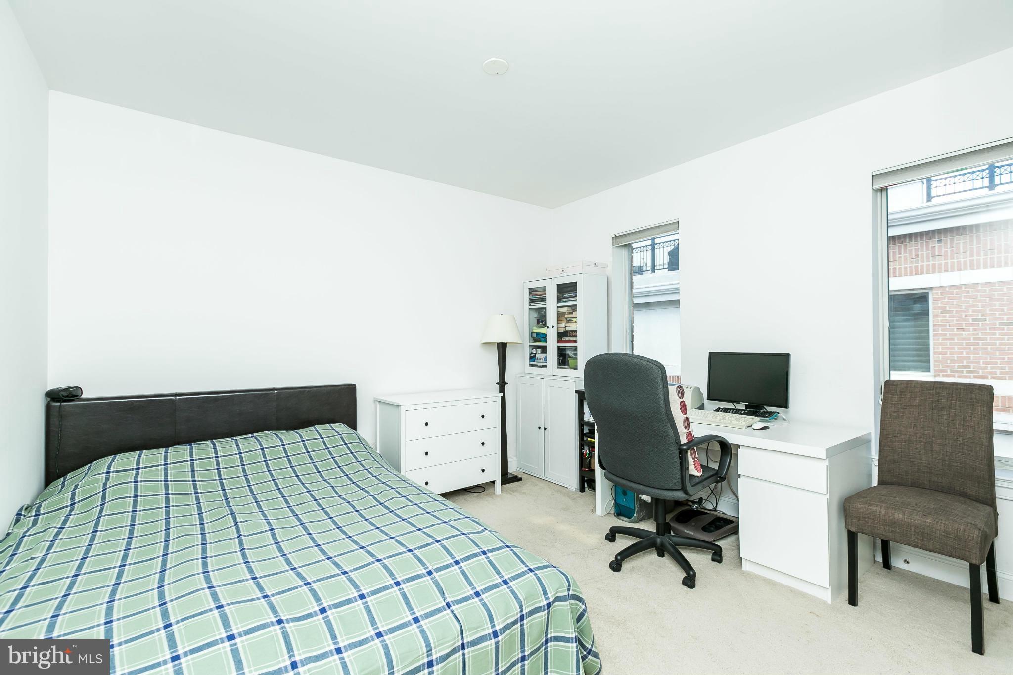 PIER HOMES AT HARBORVIEW - Residential