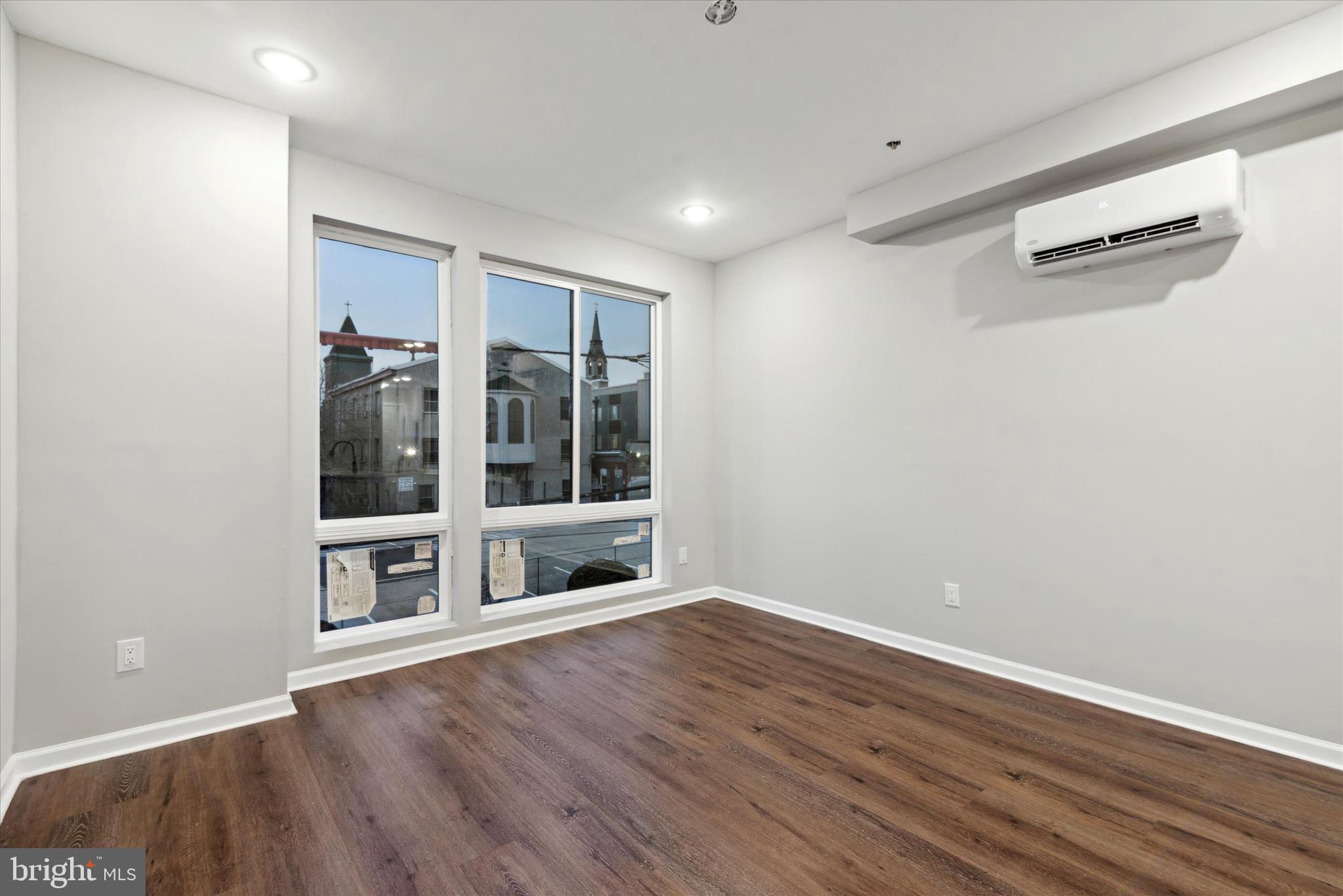 LUDLOW - Commercial Sale