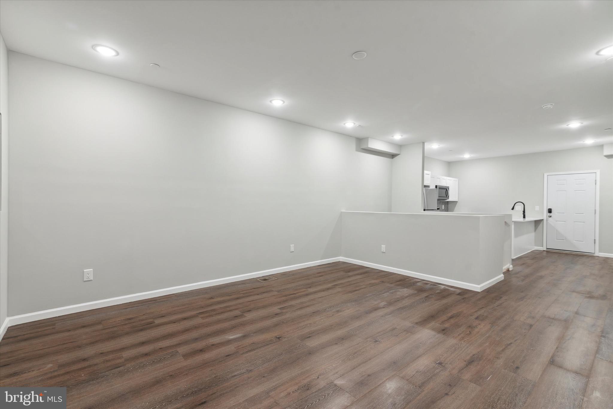 LUDLOW - Commercial Sale