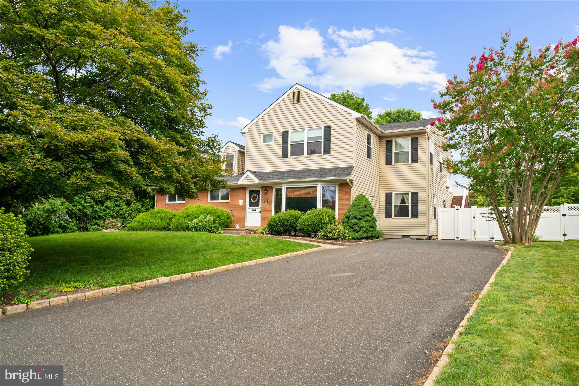 HALLOWELL - Residential