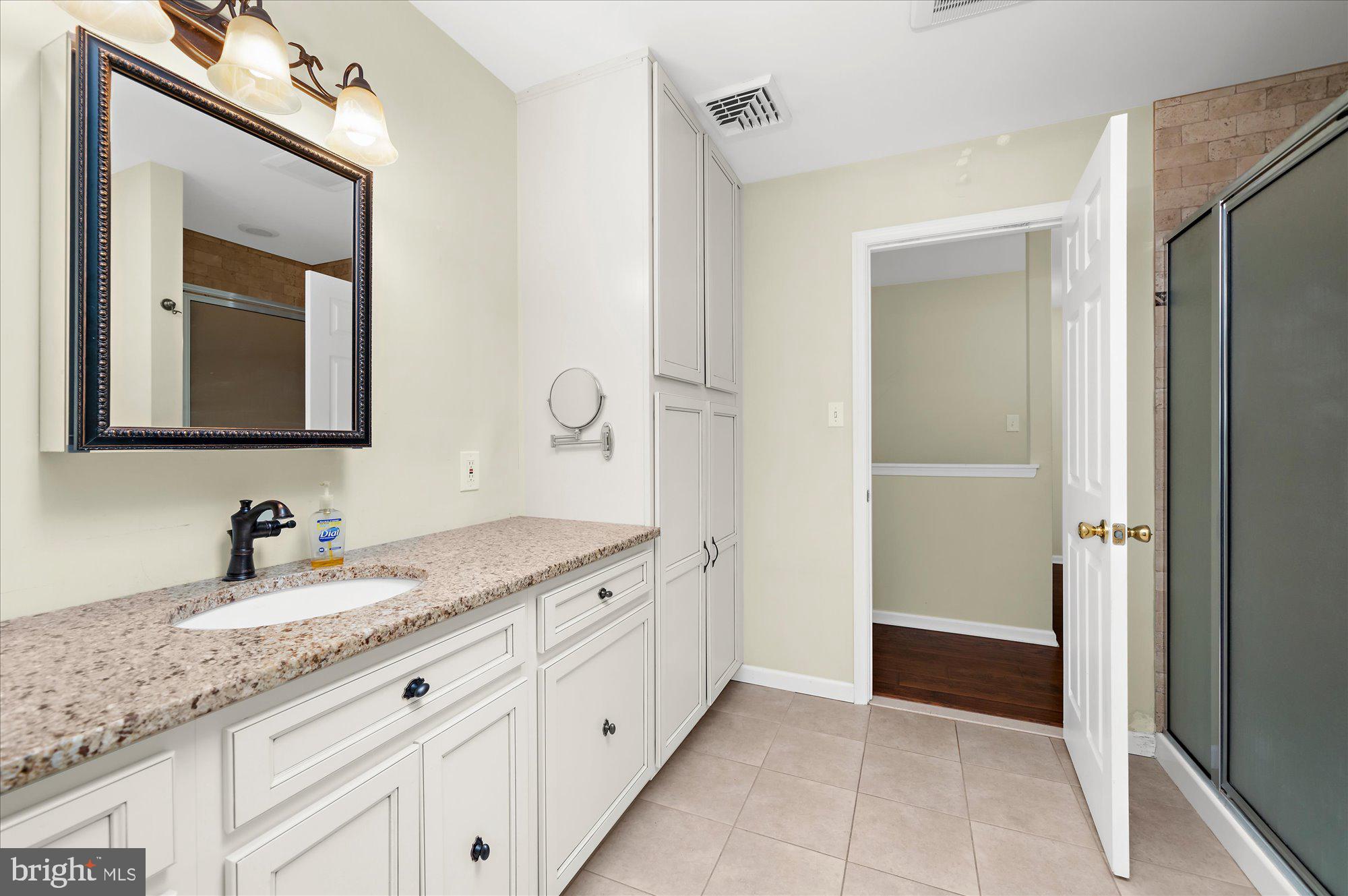 HALLOWELL - Residential