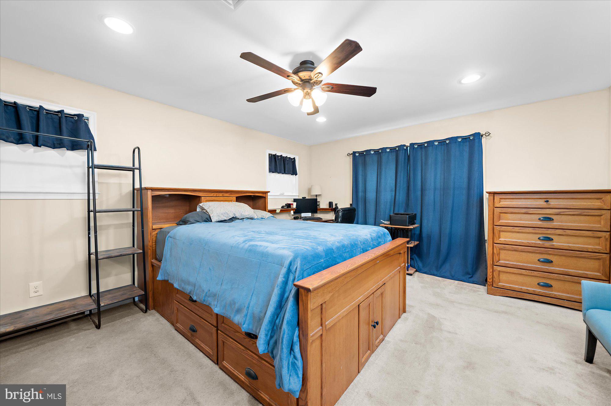 HALLOWELL - Residential