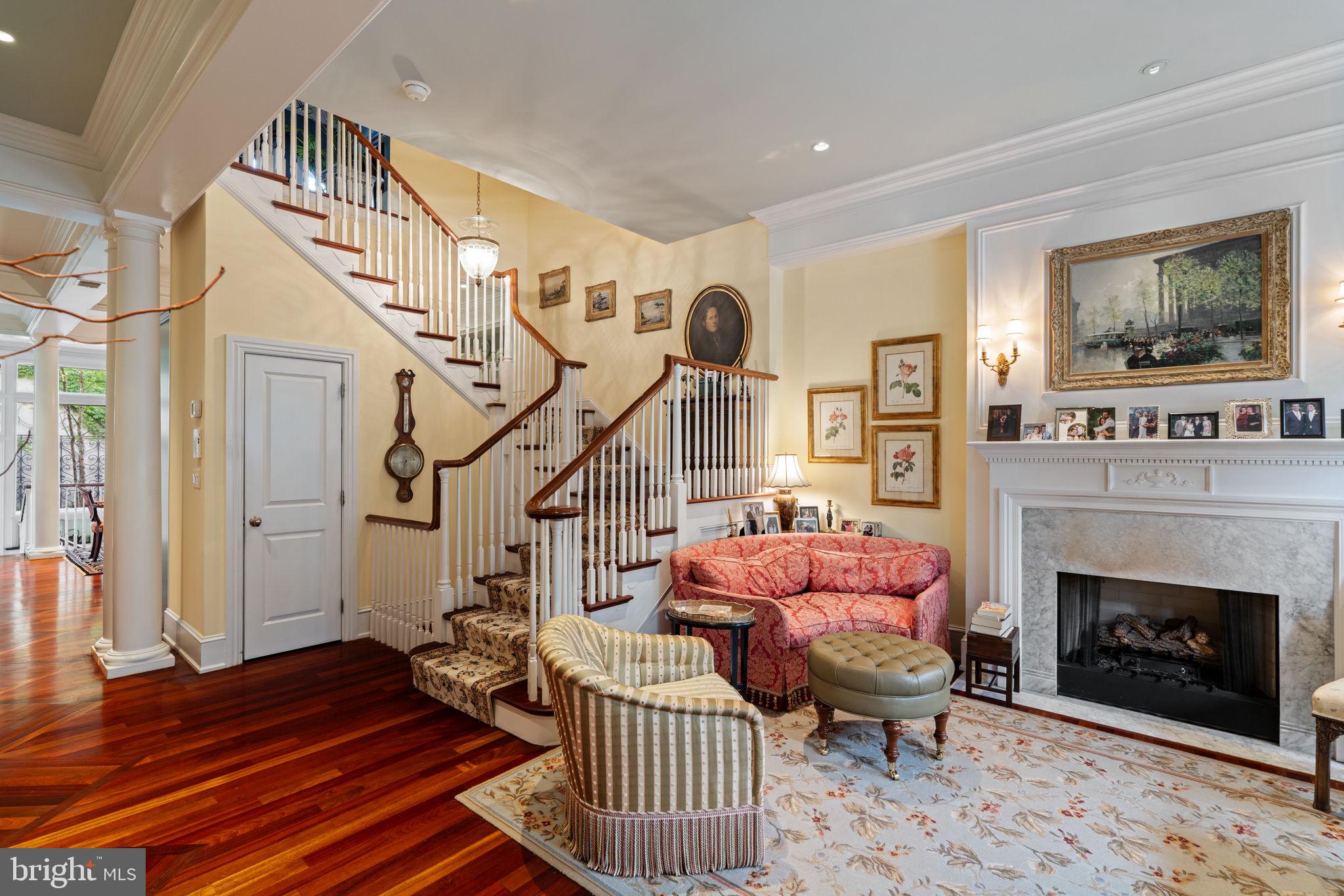 SOCIETY HILL - Residential
