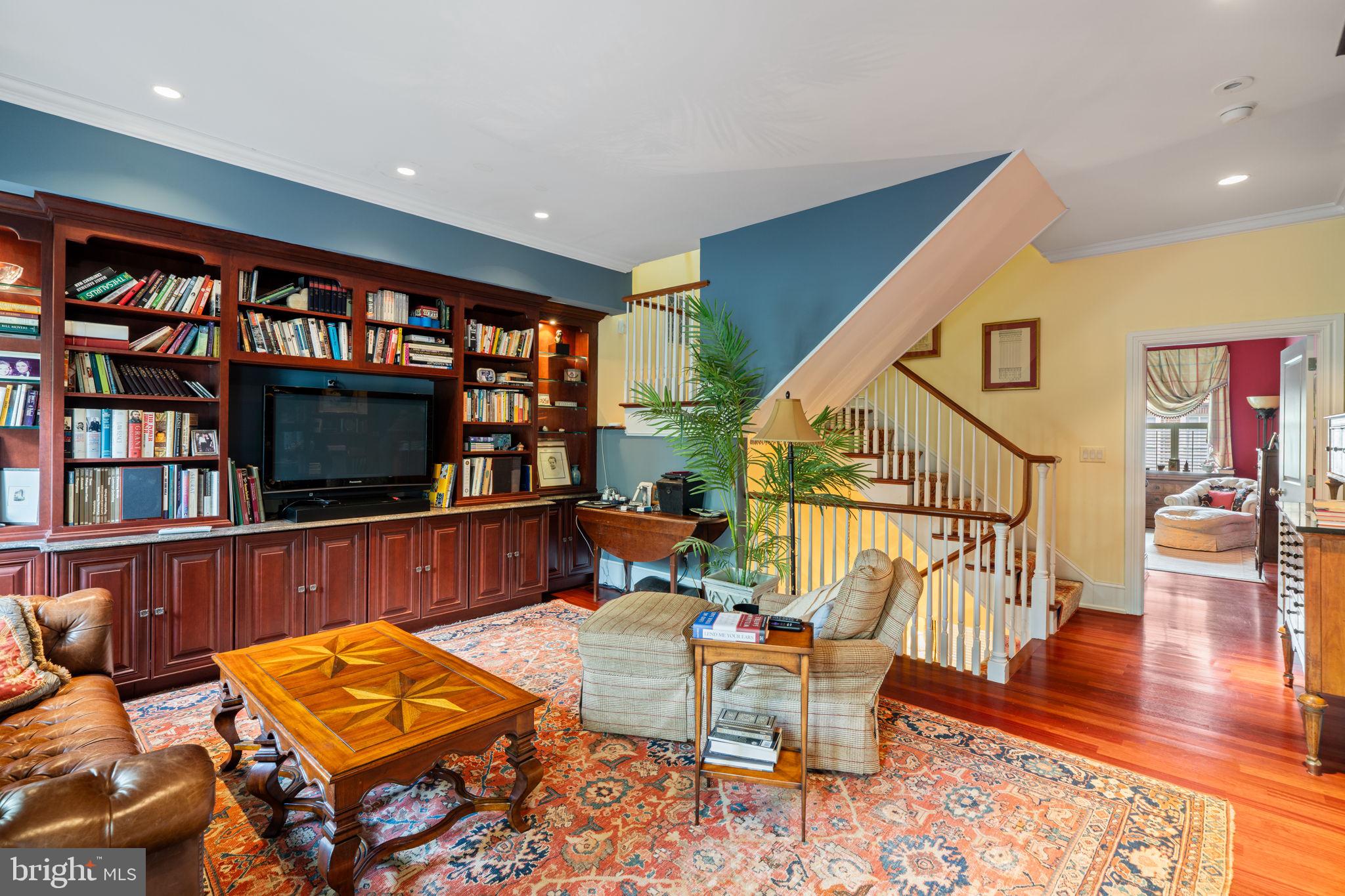 SOCIETY HILL - Residential