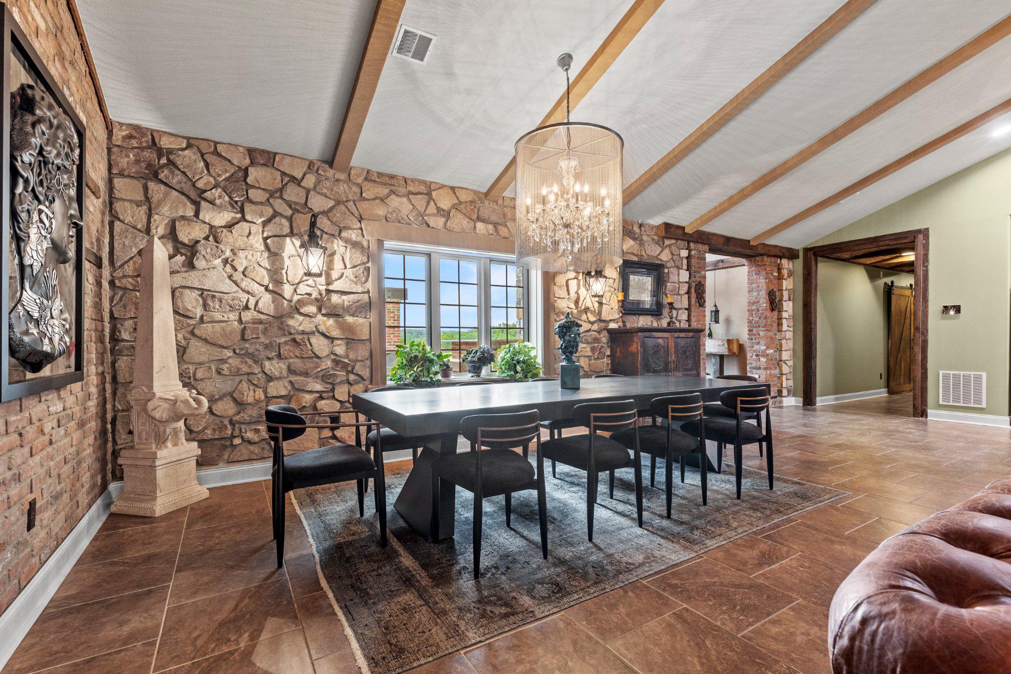 LAUXMONT FARMS - Residential