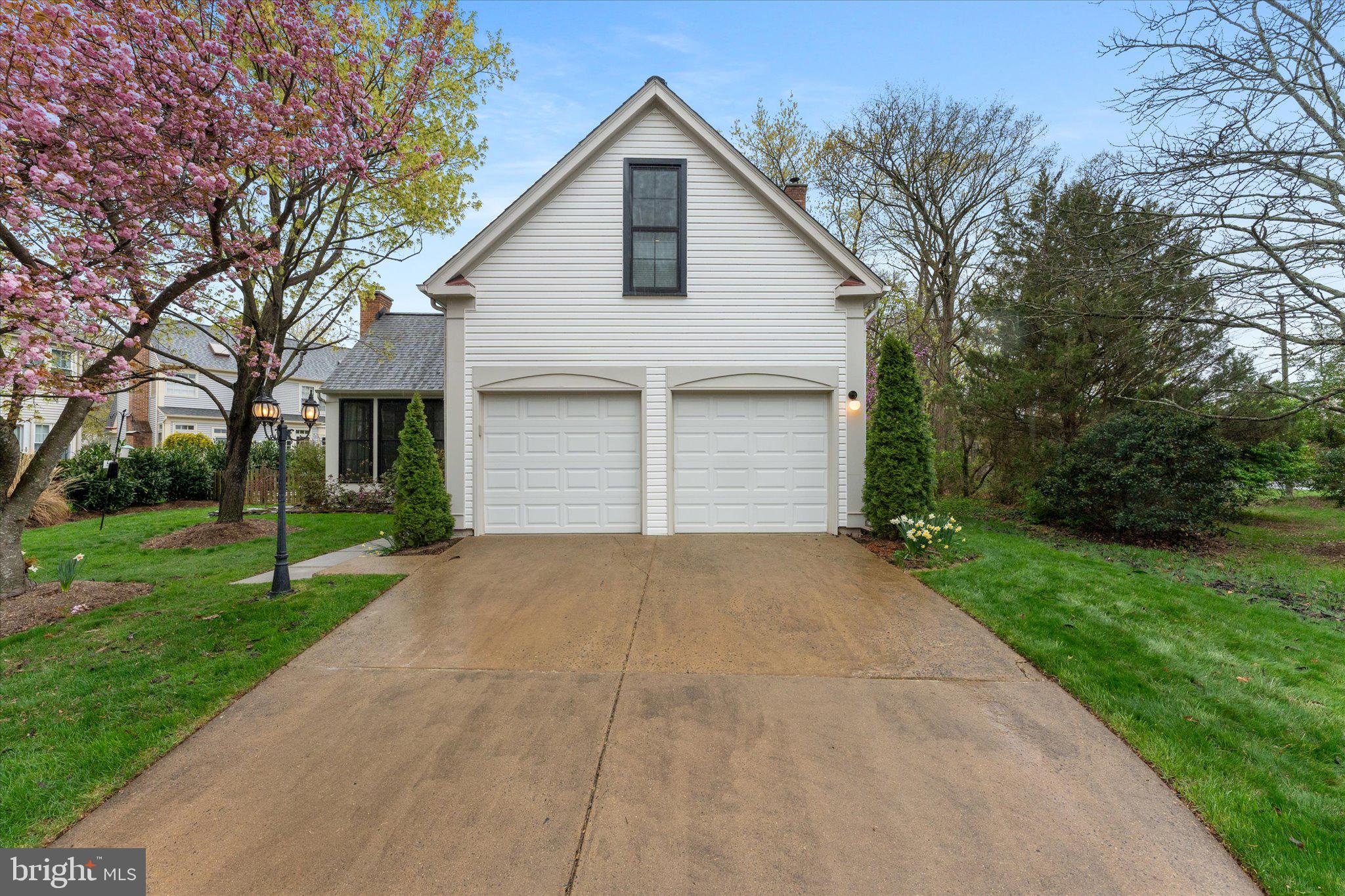 ASHBURN VILLAGE - Residential