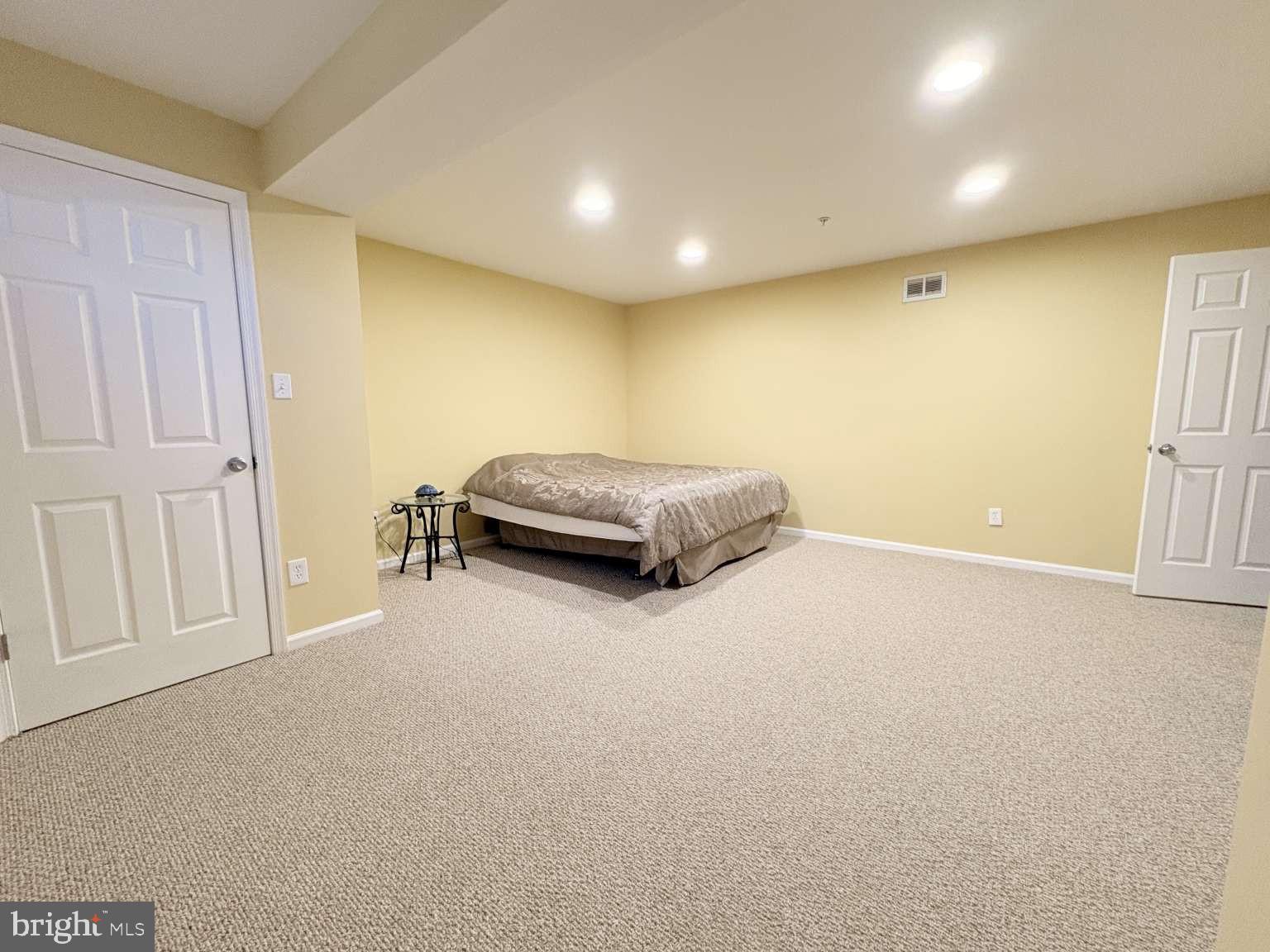 SENECA CROSSING - Residential