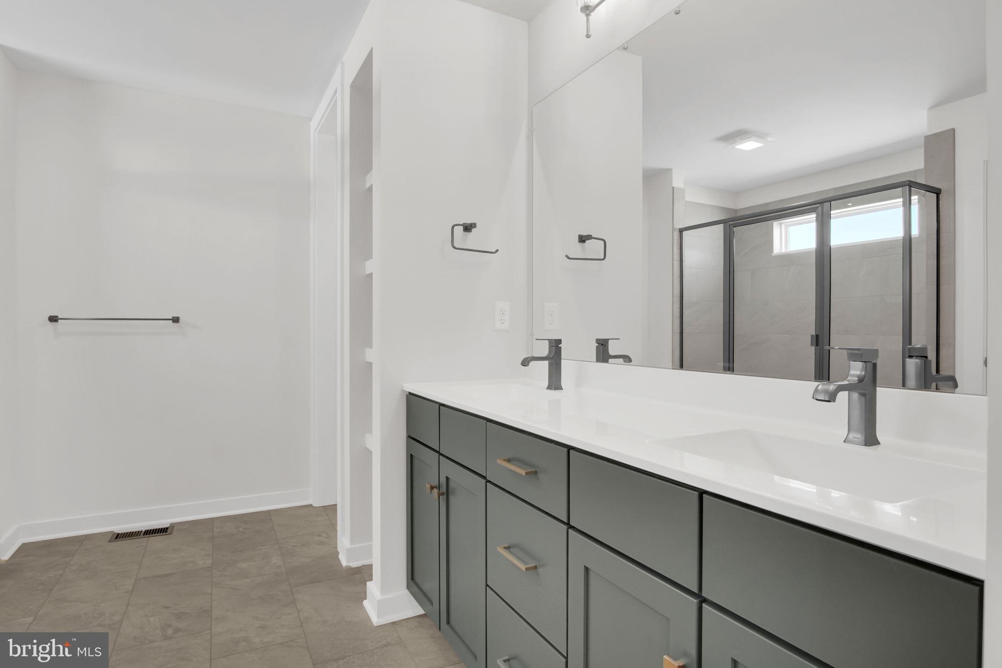 SOUTHGATE - Residential