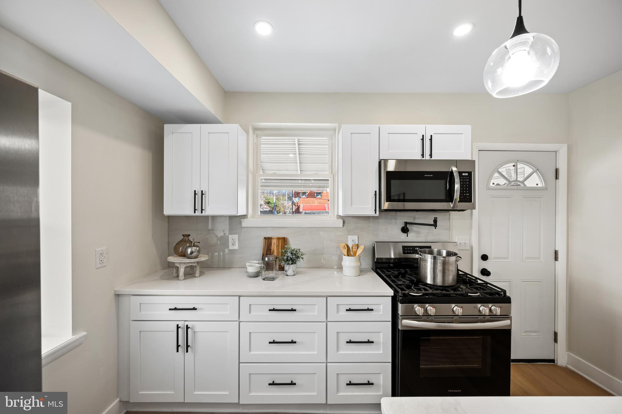 EDGEWOOD - Residential