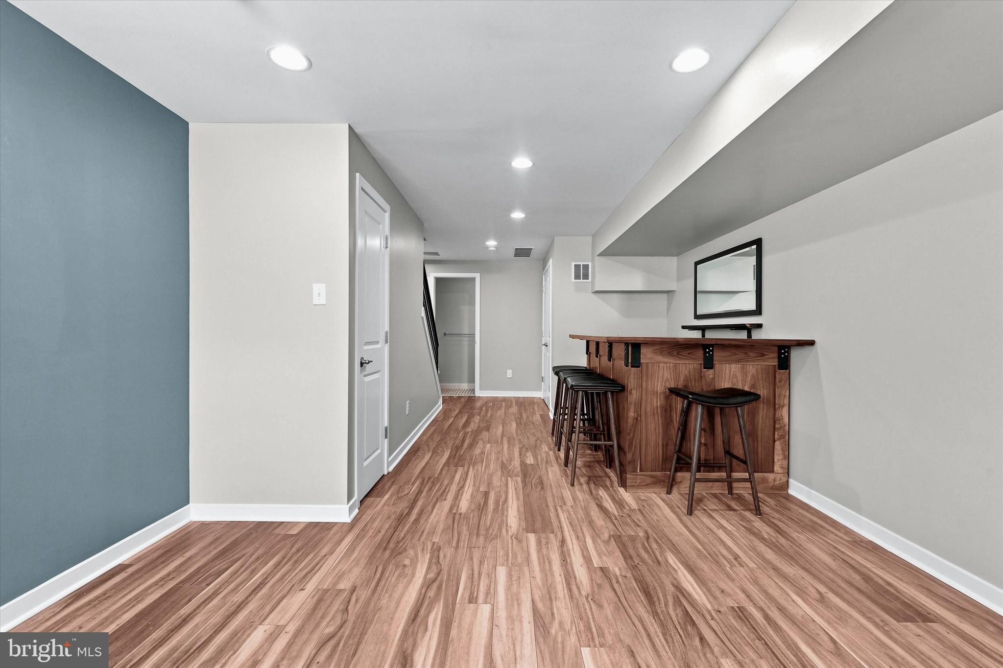 POINT BREEZE - Residential