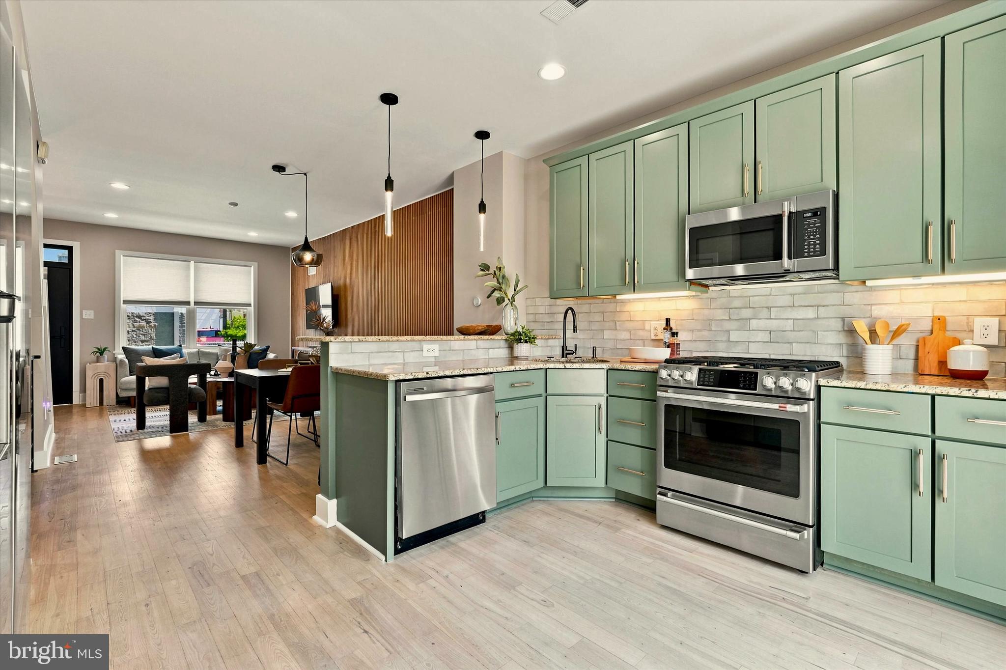 POINT BREEZE - Residential