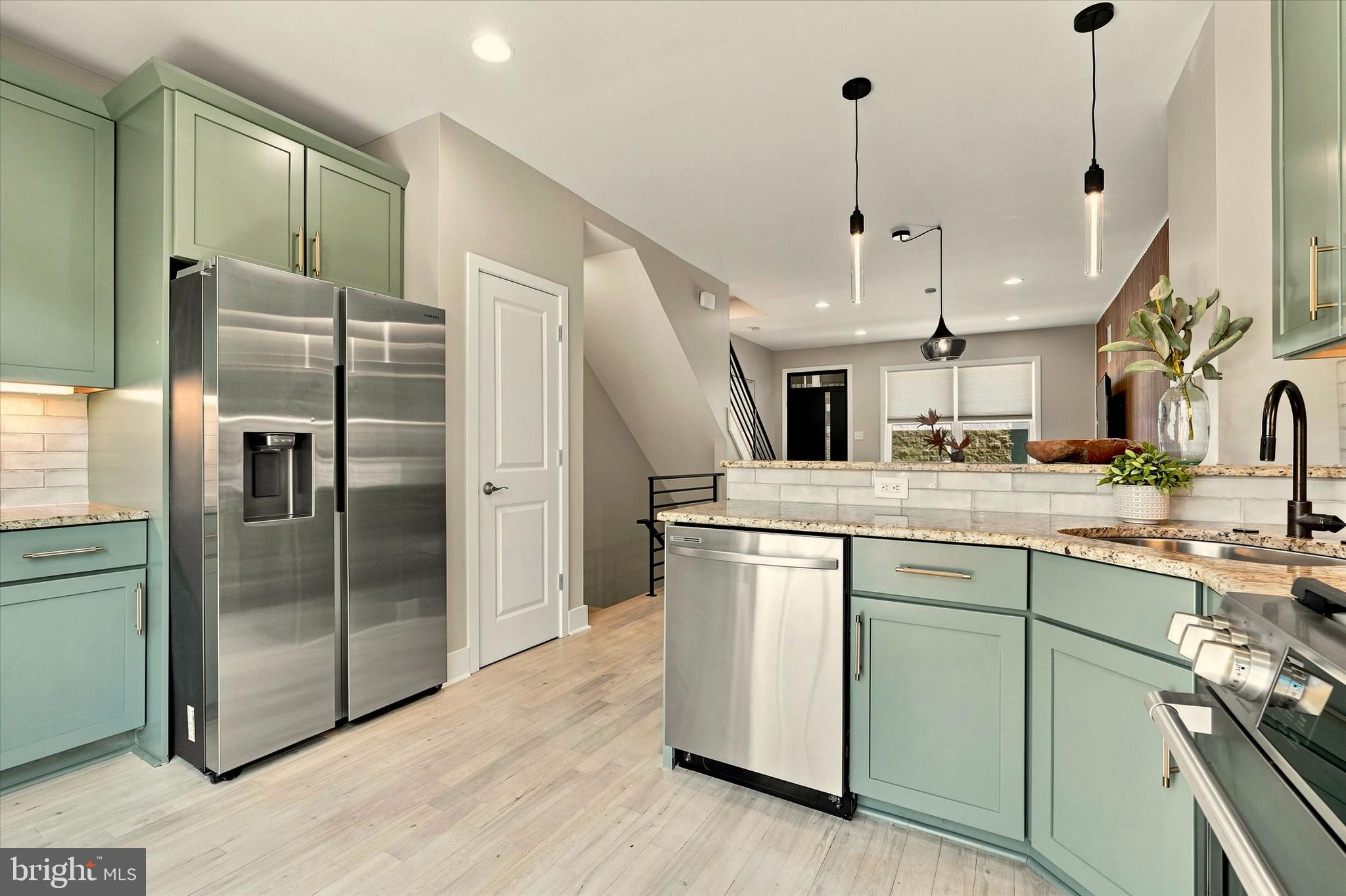 POINT BREEZE - Residential