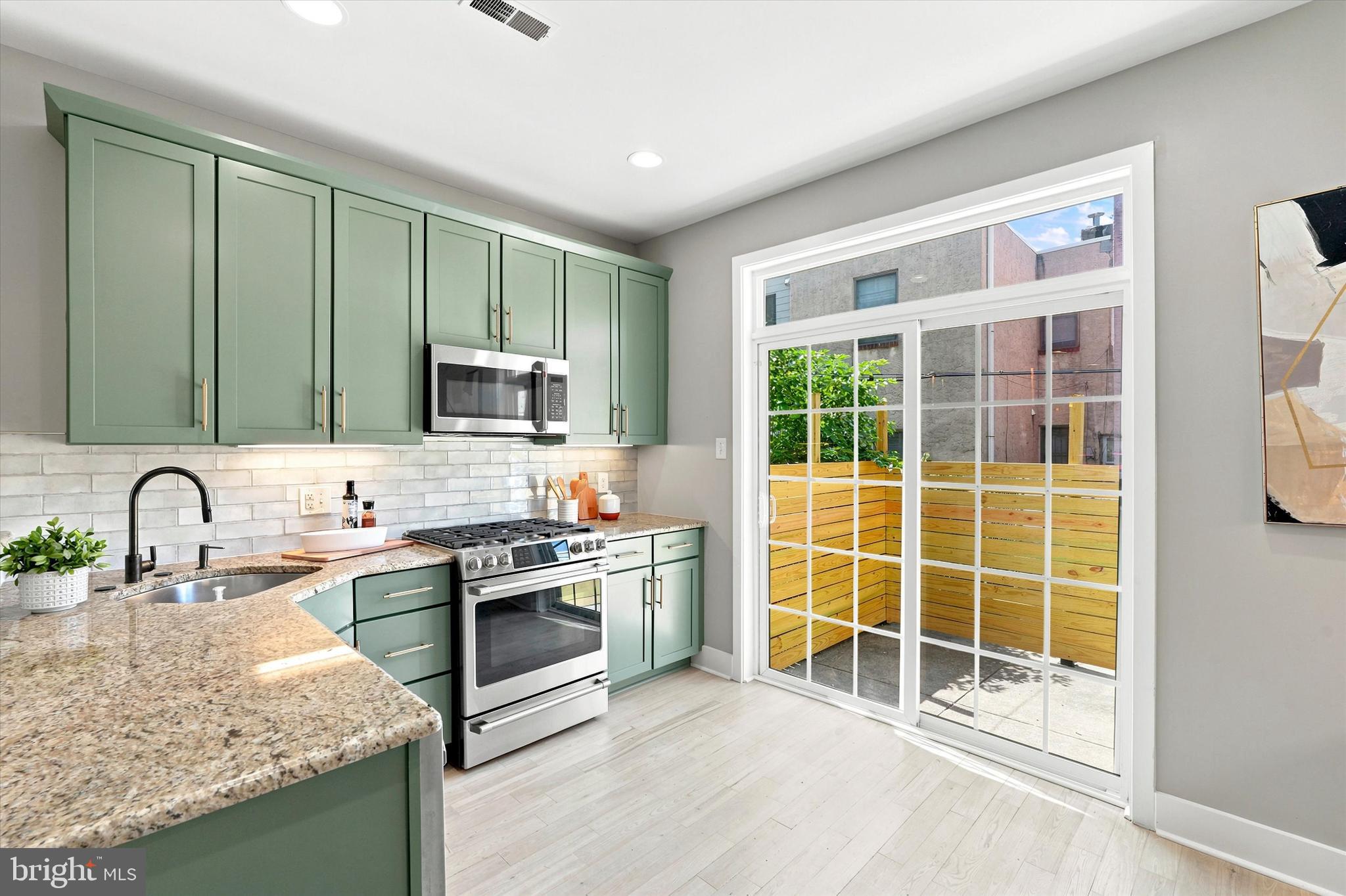 POINT BREEZE - Residential