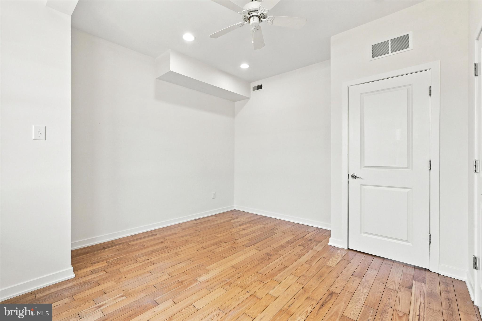 POINT BREEZE - Residential