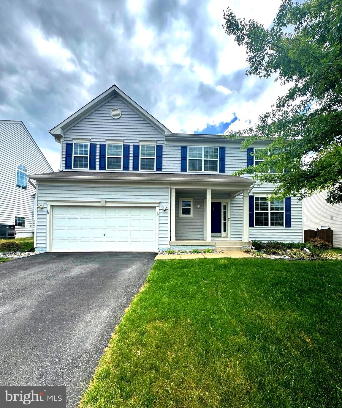 SEASONS LANDING - Residential