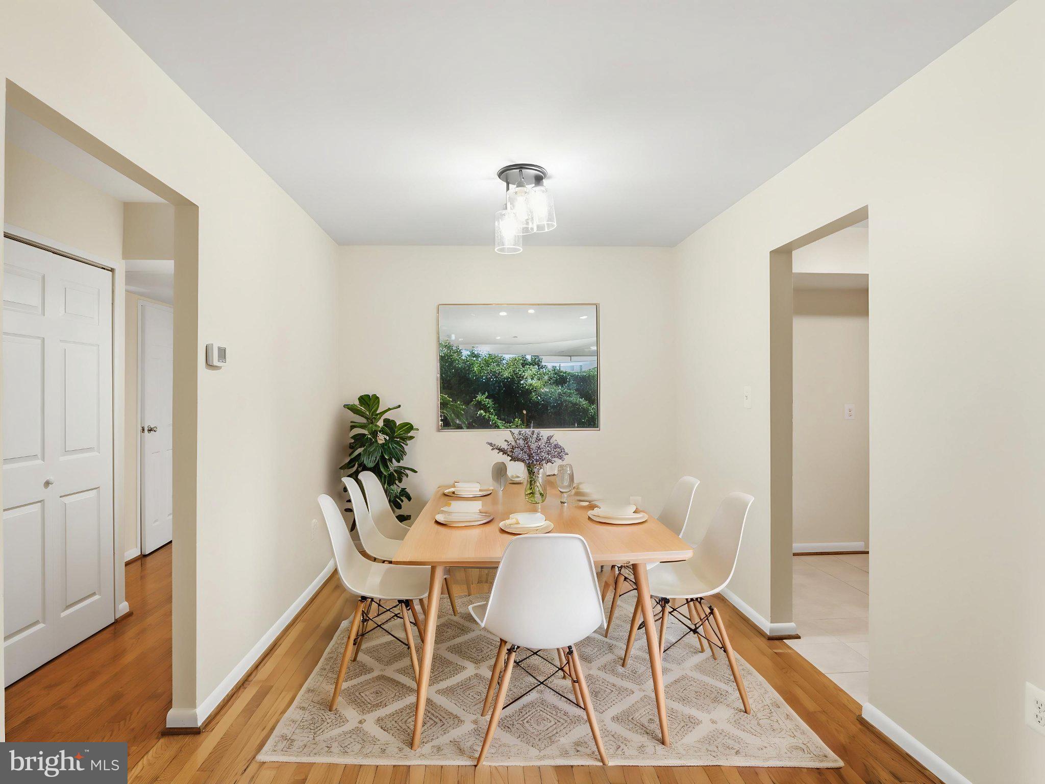 CAMELBACK VILLAGE - Residential
