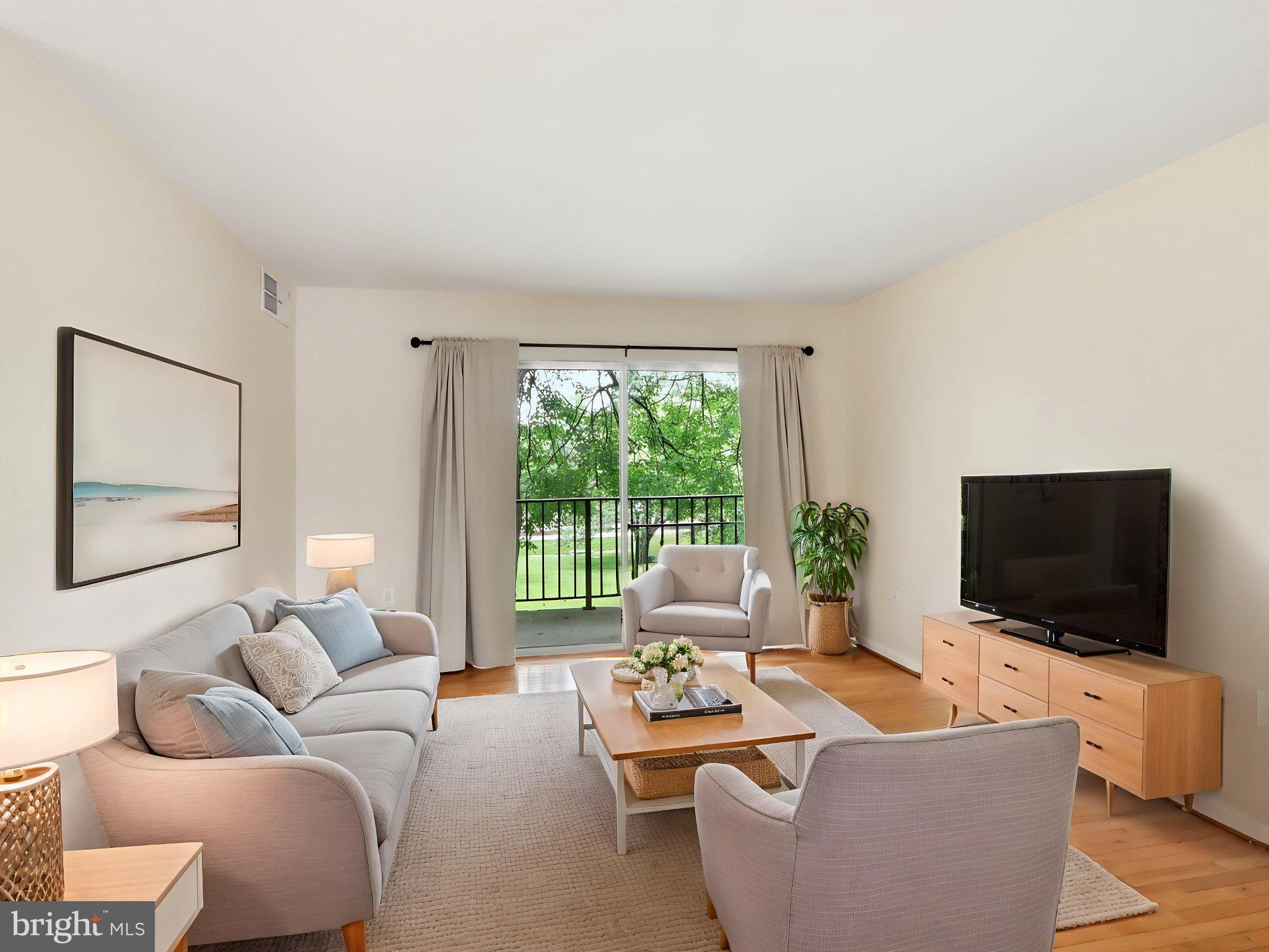 CAMELBACK VILLAGE - Residential