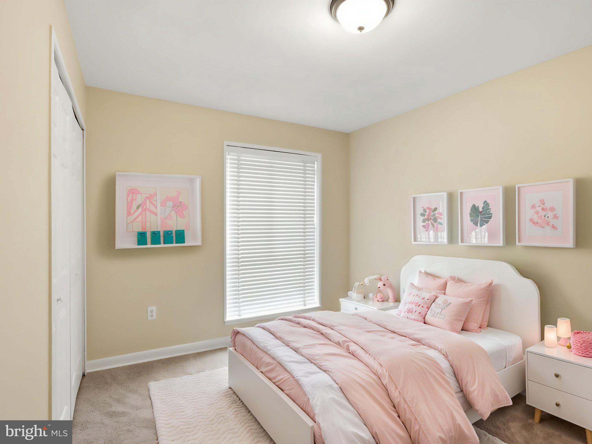 CAMELBACK VILLAGE - Residential