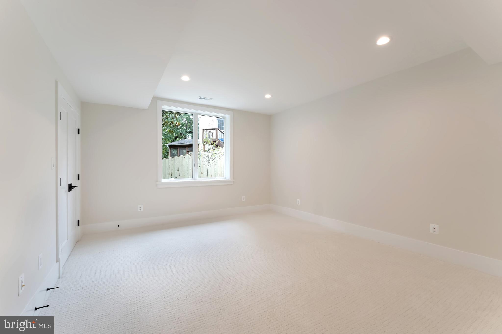 POWHATAN HILLS - Residential