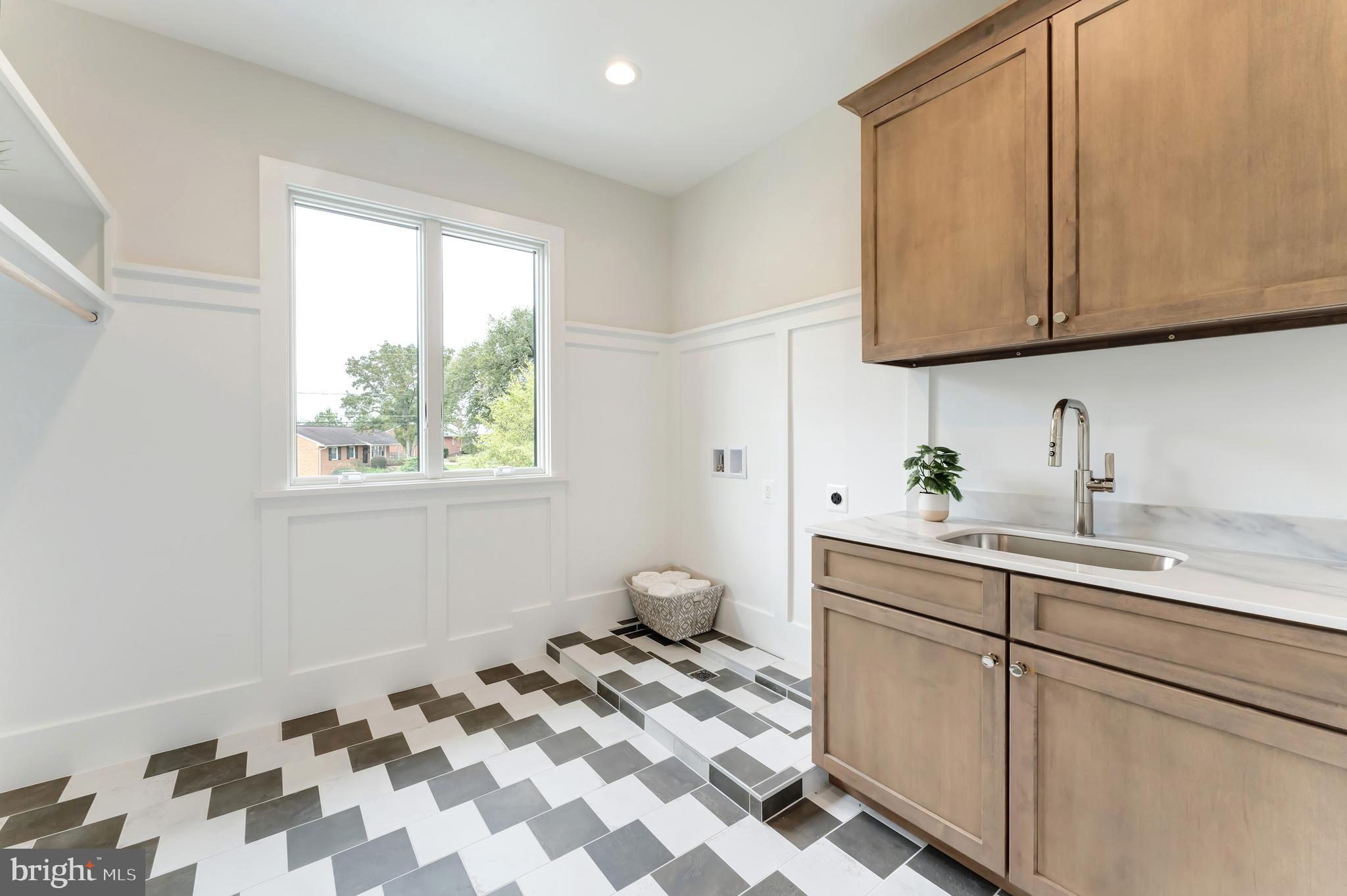 POWHATAN HILLS - Residential