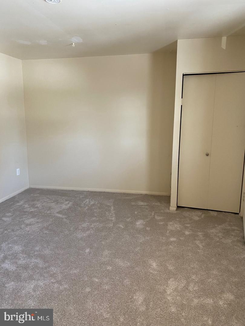 VILLAGE OF OAKLAND MILLS - Residential