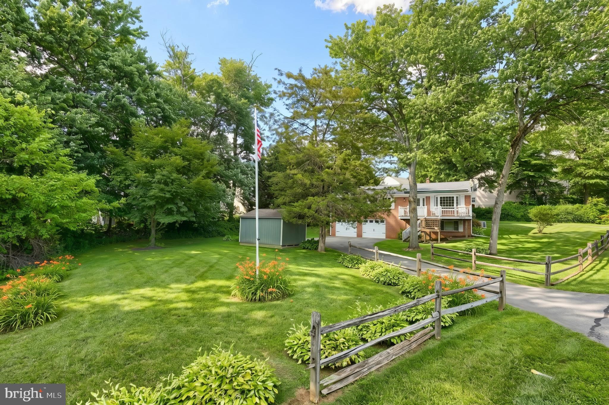 FOREST LAKES - Residential