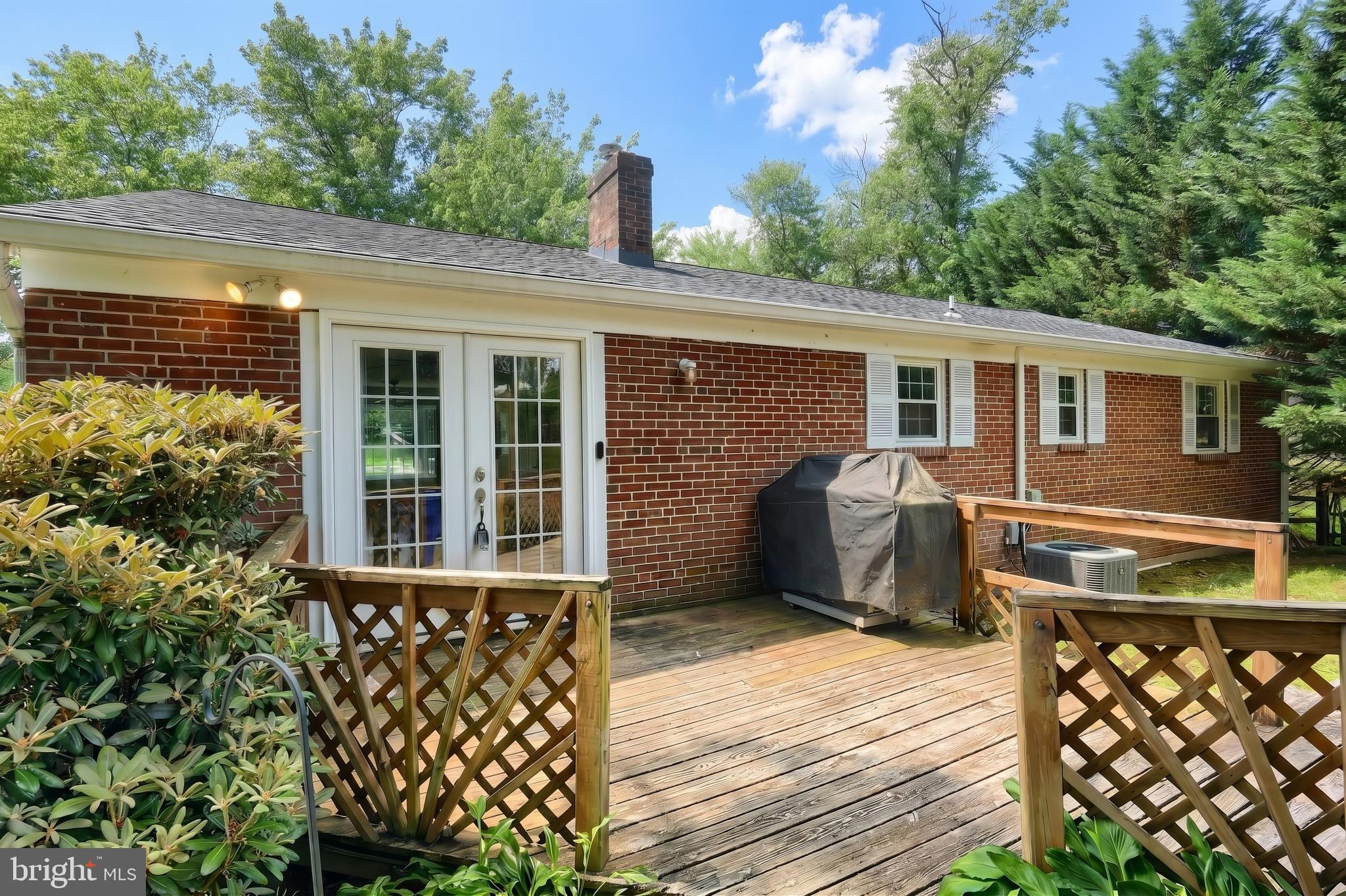 FOREST LAKES - Residential