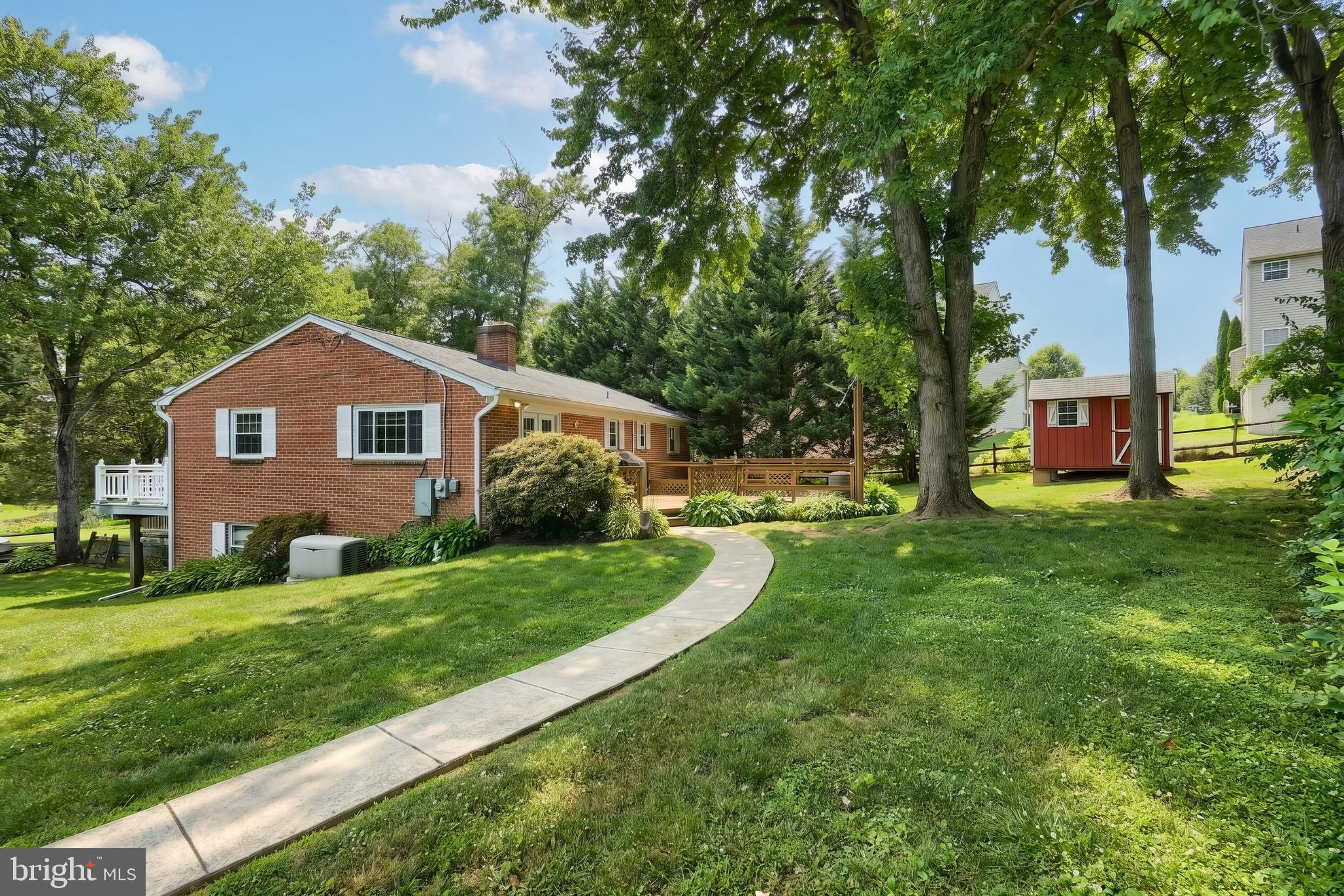 FOREST LAKES - Residential
