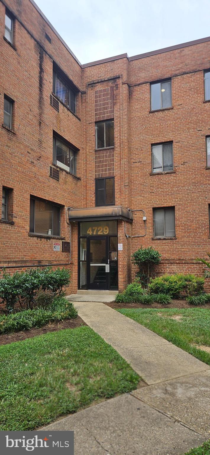 Coming Soon. Investor diversifying the portfolio.  New Investor opportunity in Washington, DC! This 1 Bedroom - 1 Bathroom is a blank canvas ready for a cosmetic renovation, ideal for first-time investors or portfolio expansion. Prime location with strong rental demand, easy access to transit, dining, and city amenities. Excellent upside potential. Owner prefers Cardinal Title Group. Don't Delay Act 2 Day!