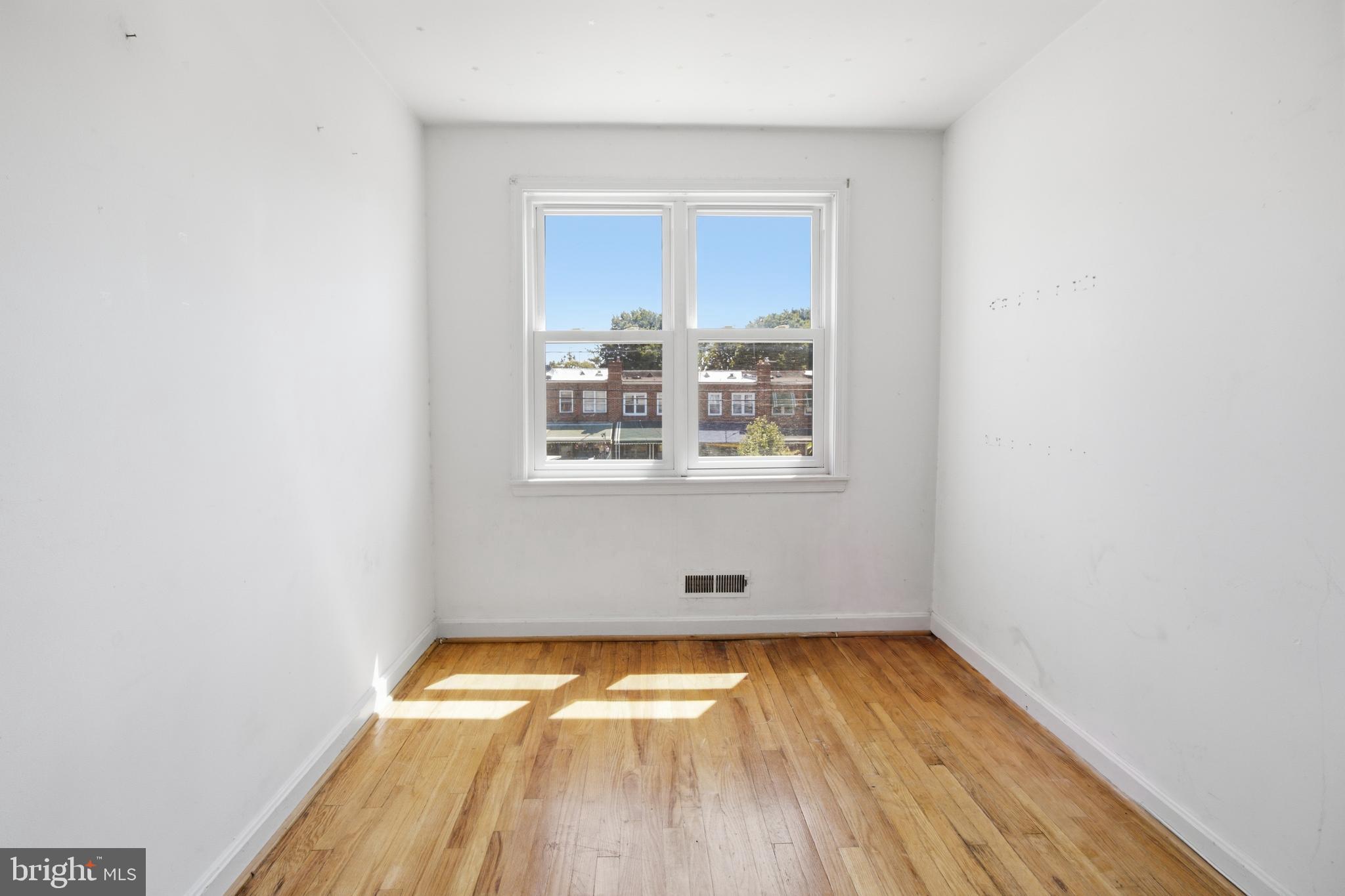 GREEKTOWN - Residential