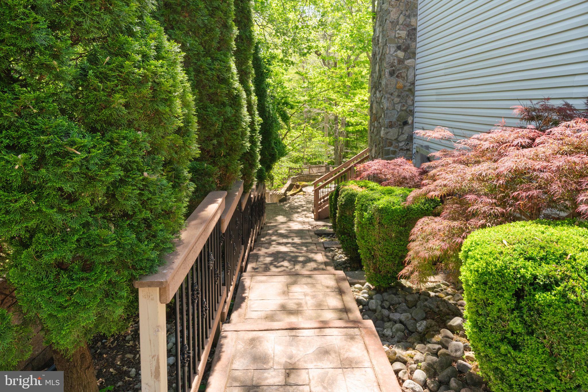 OAK RIDGE ESTATES - Residential