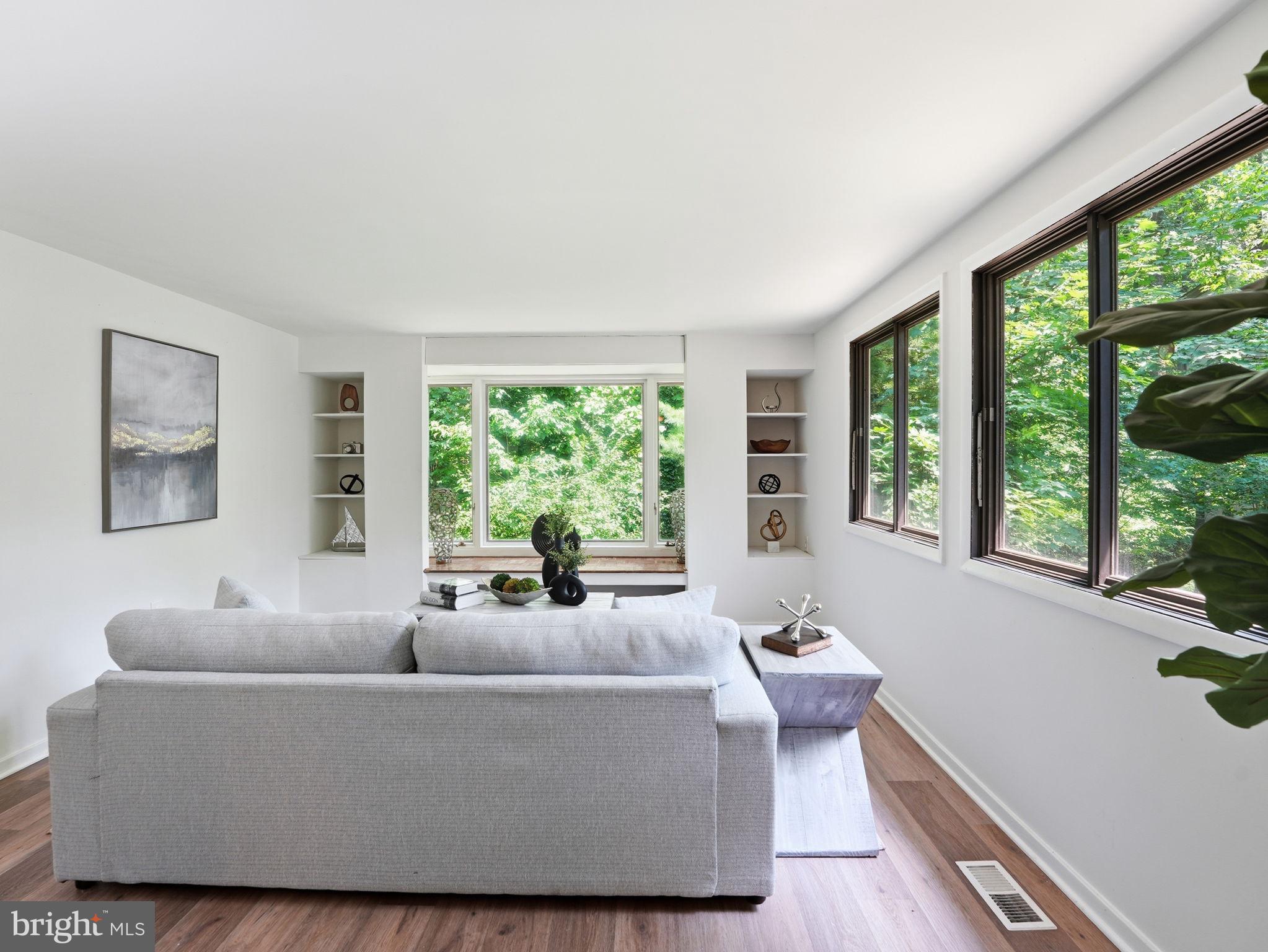 RESTON - Residential