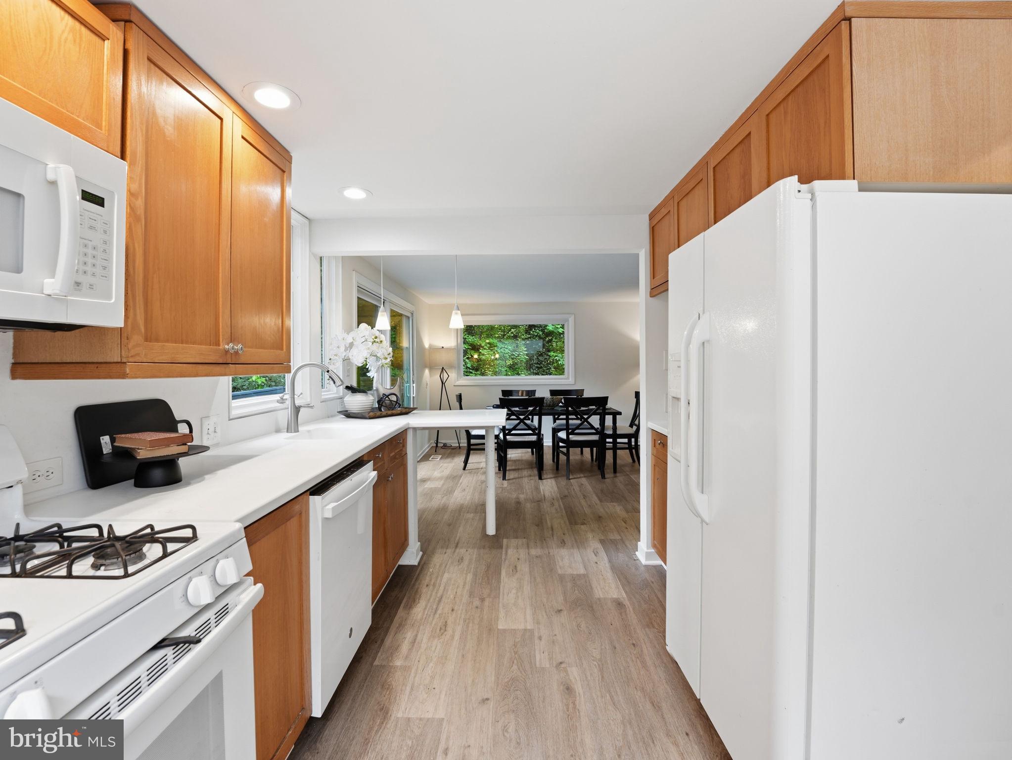 RESTON - Residential