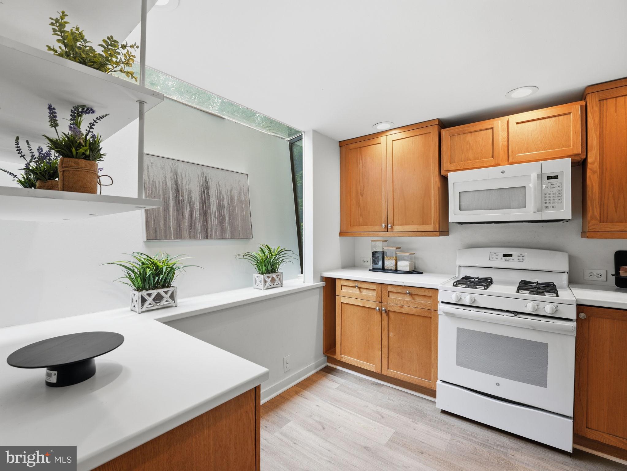 RESTON - Residential