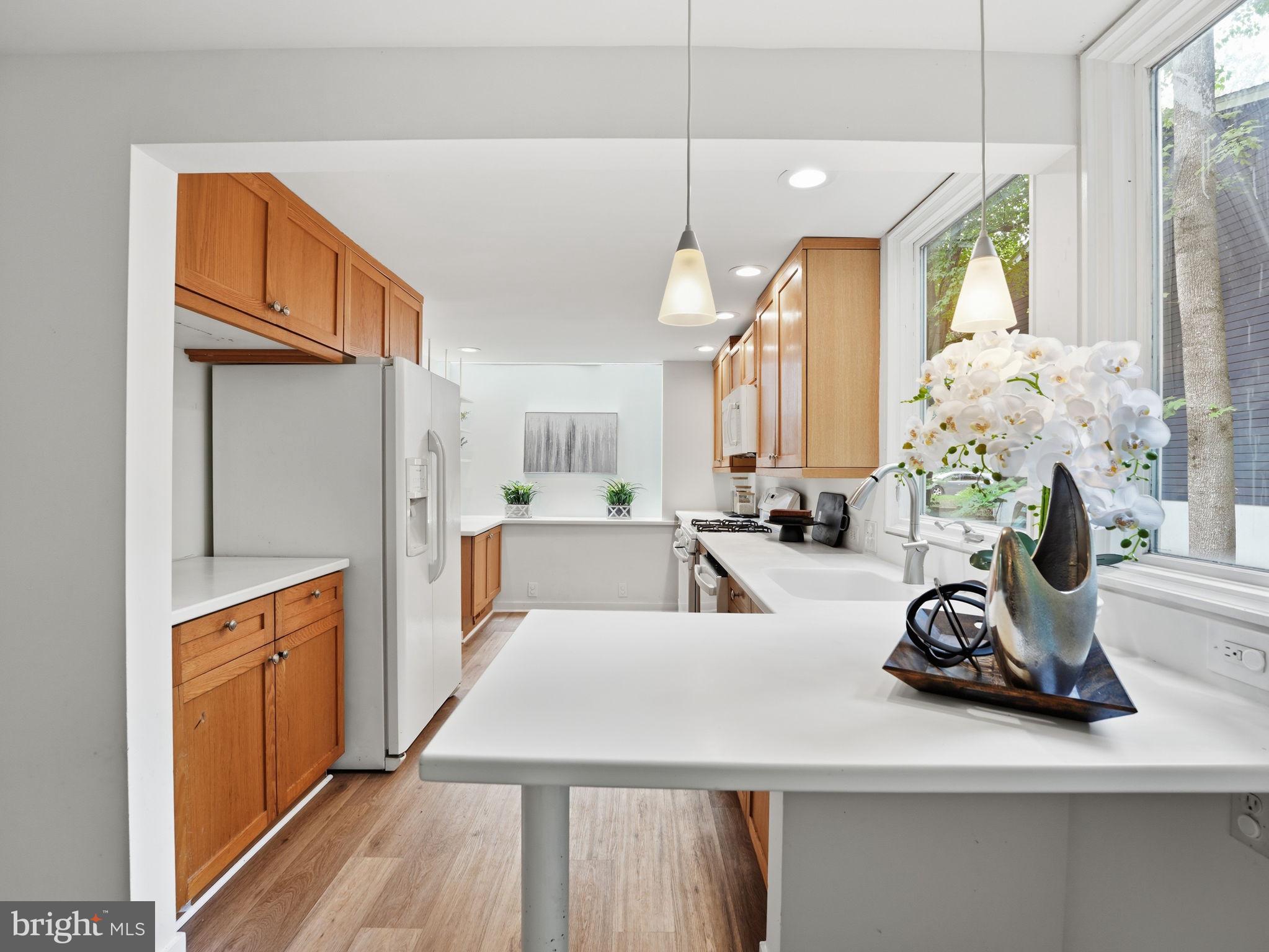 RESTON - Residential
