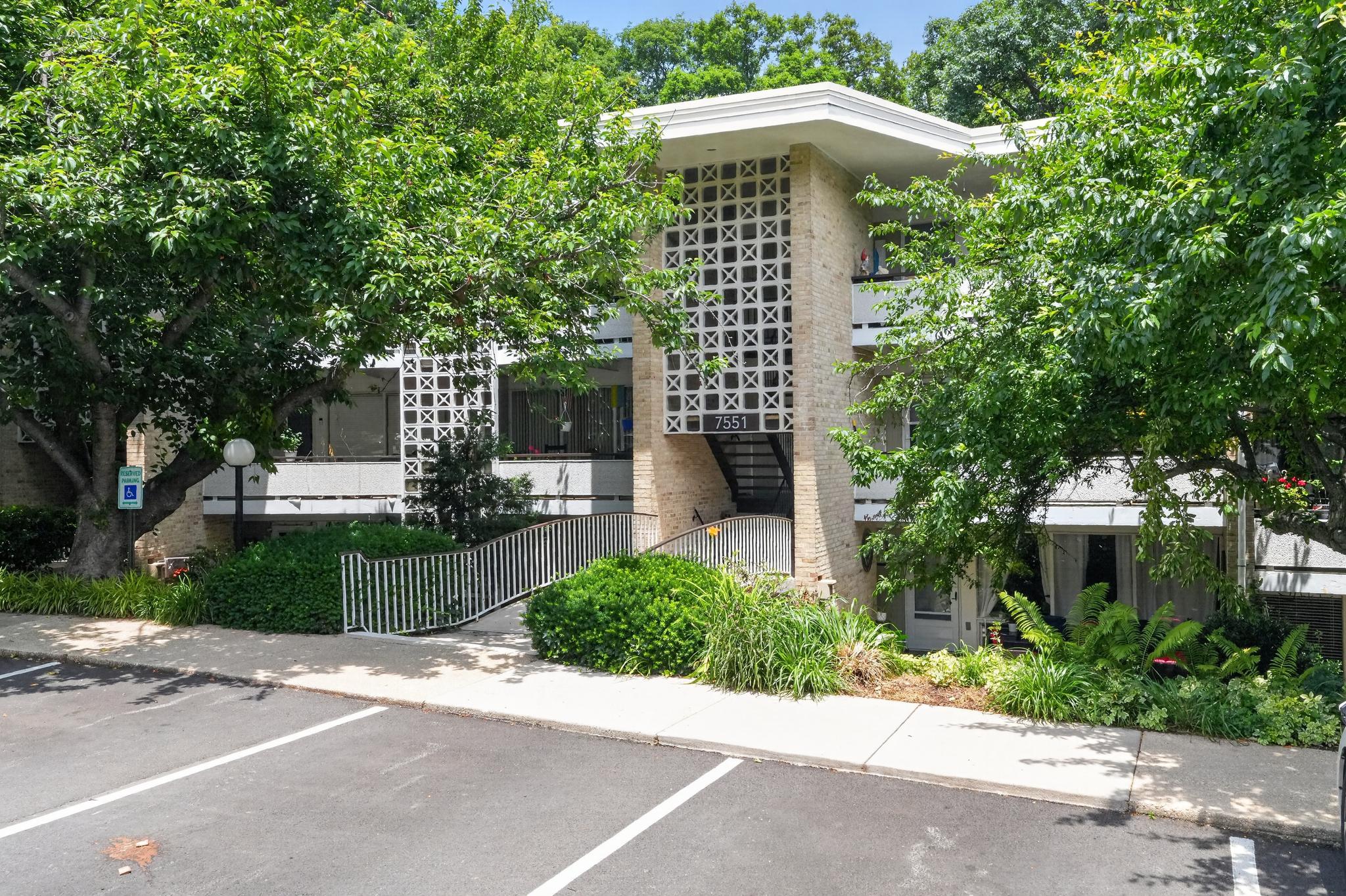 SPRING LAKE - Residential