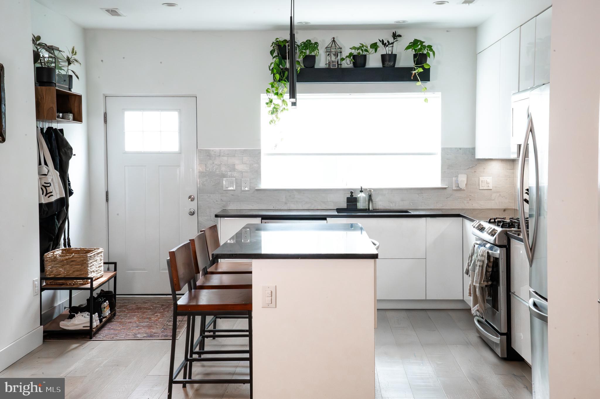 POINT BREEZE - Residential