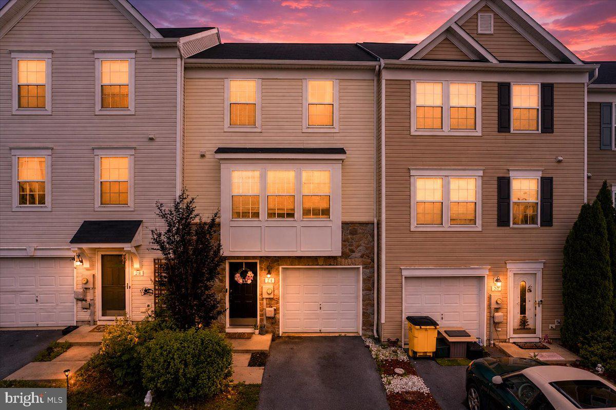 STONEBROOK VILLAGE - Residential