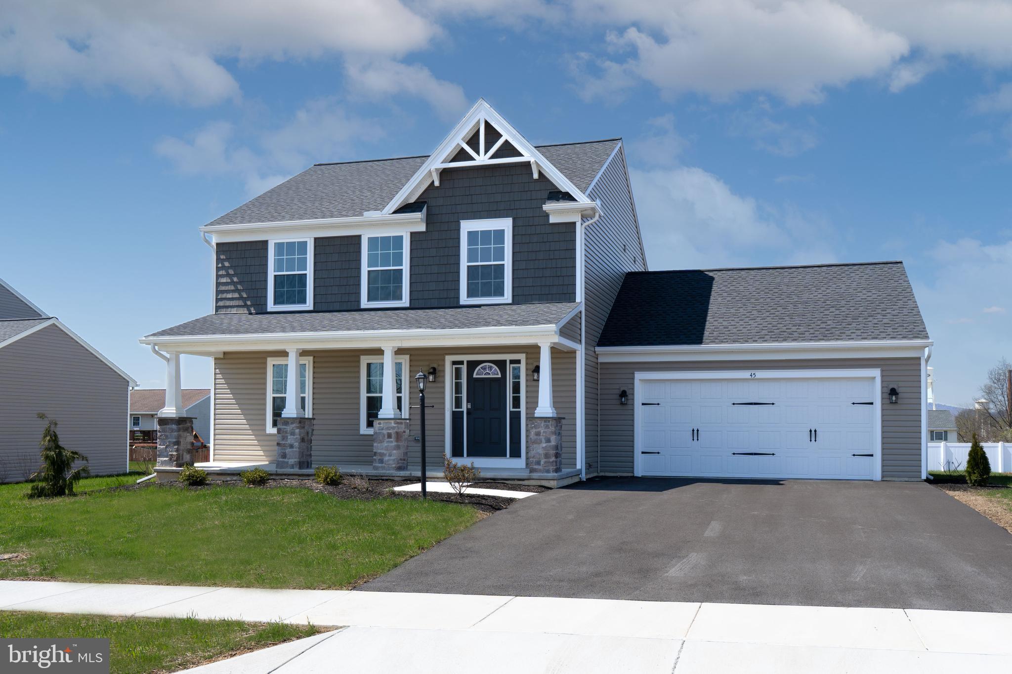 APPLEVIEW ESTATES - Residential