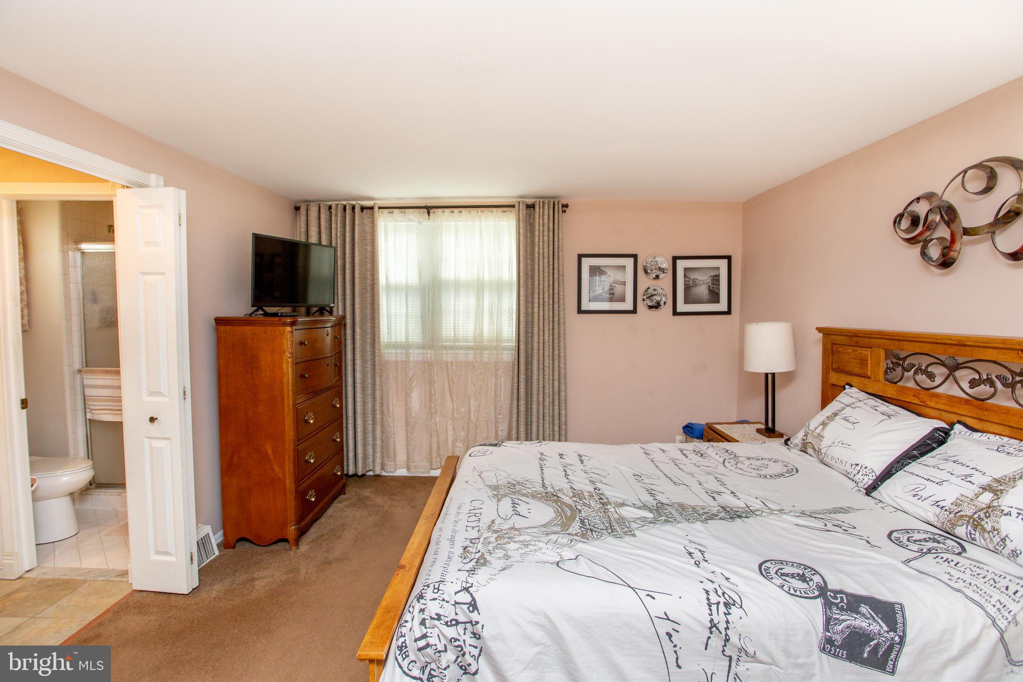 FOX CHASE - Residential
